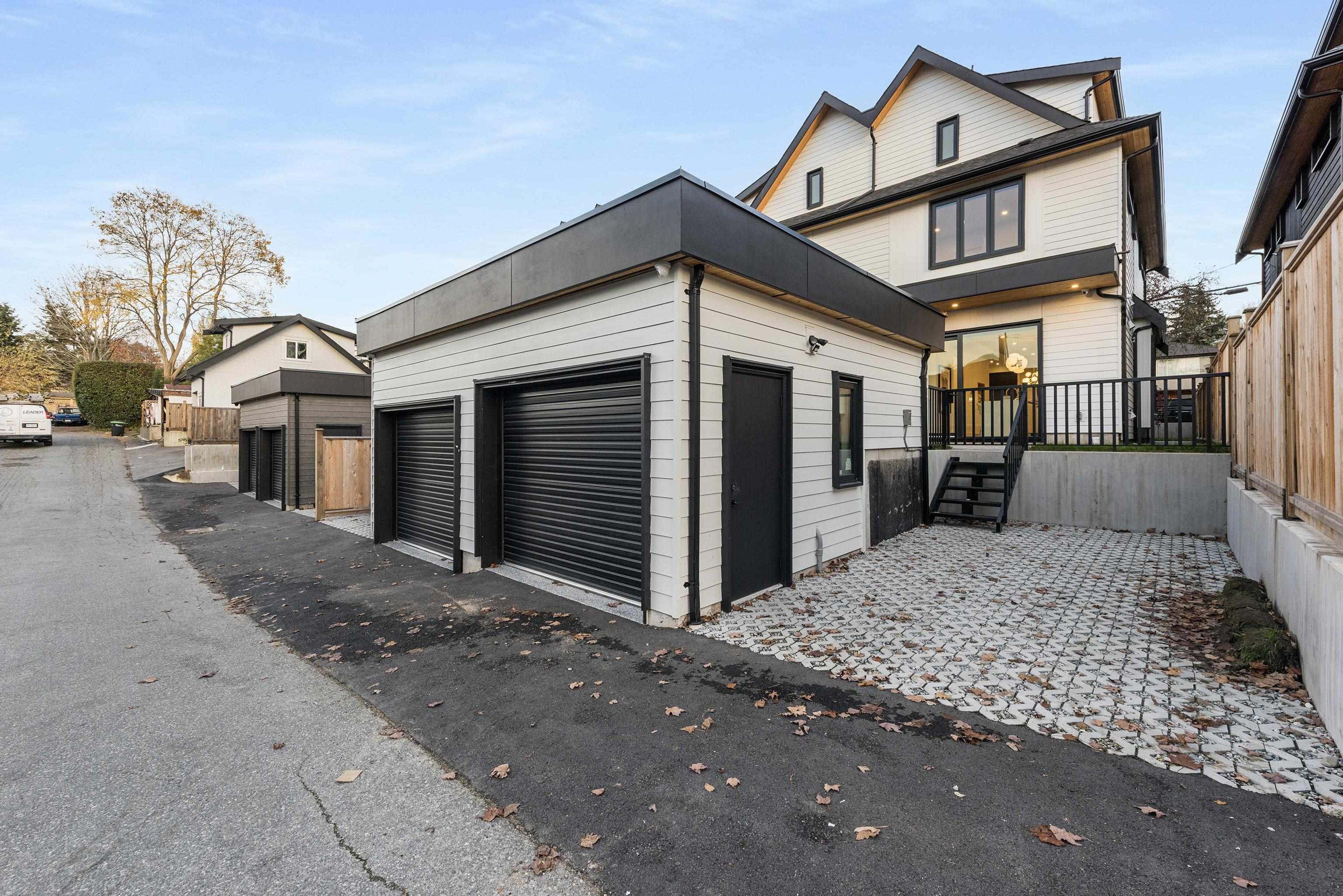 4663 Kingsway, Burnaby - Exteriors - Photo 2