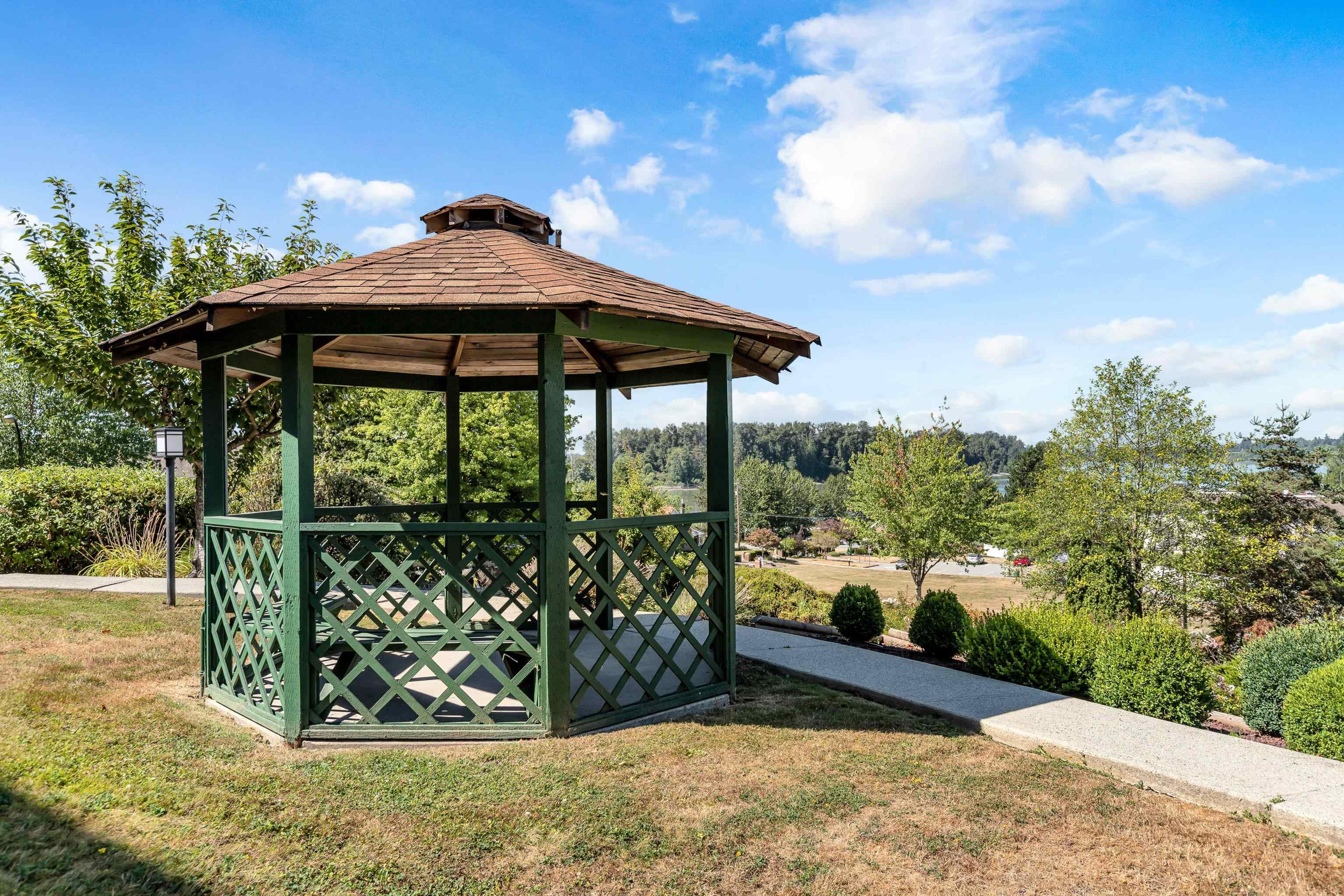 #207 11601 227 STREET - 18