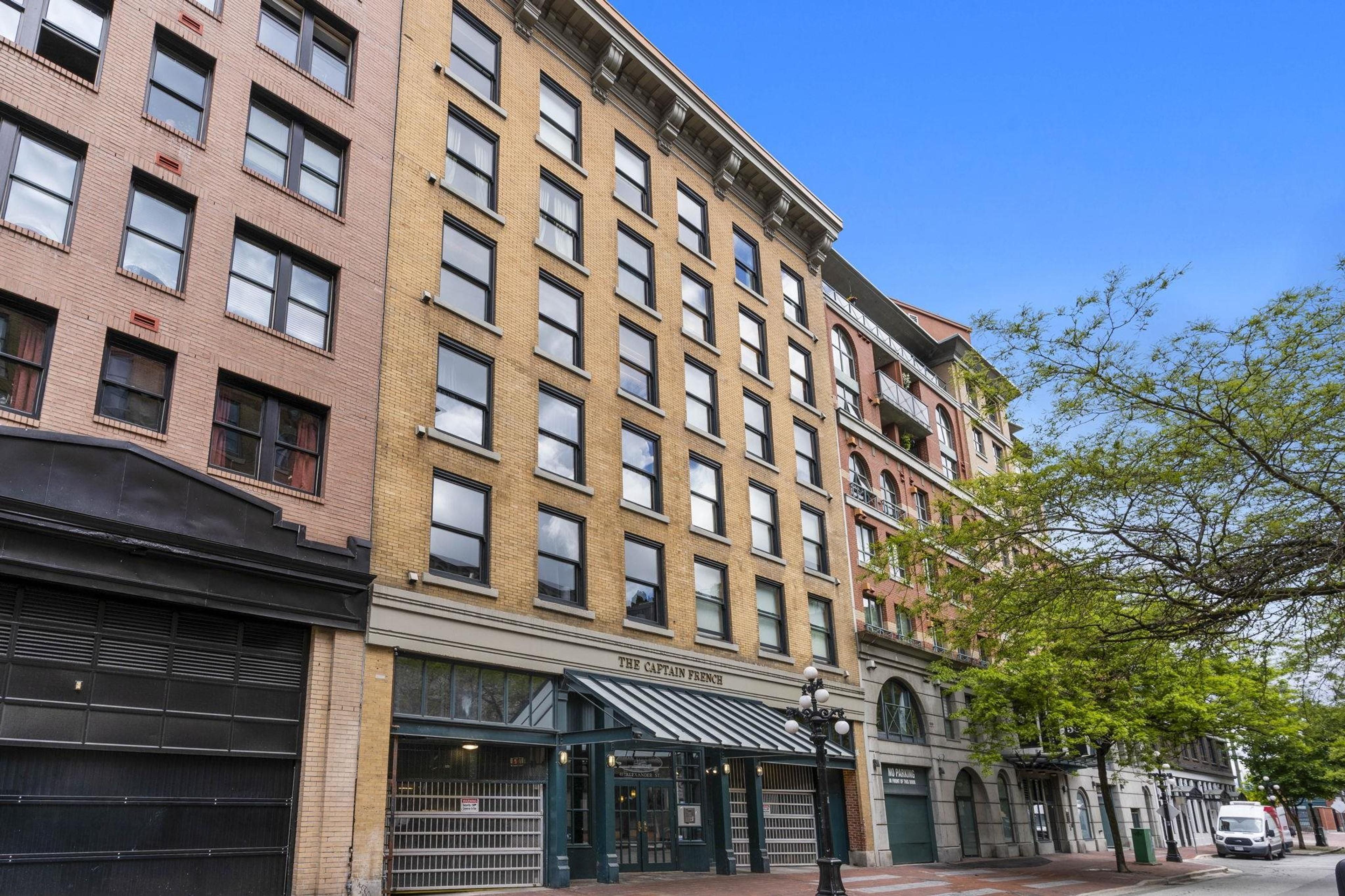 41 Alexander Street, Vancouver - Exteriors - Full Complex View - Photo 3