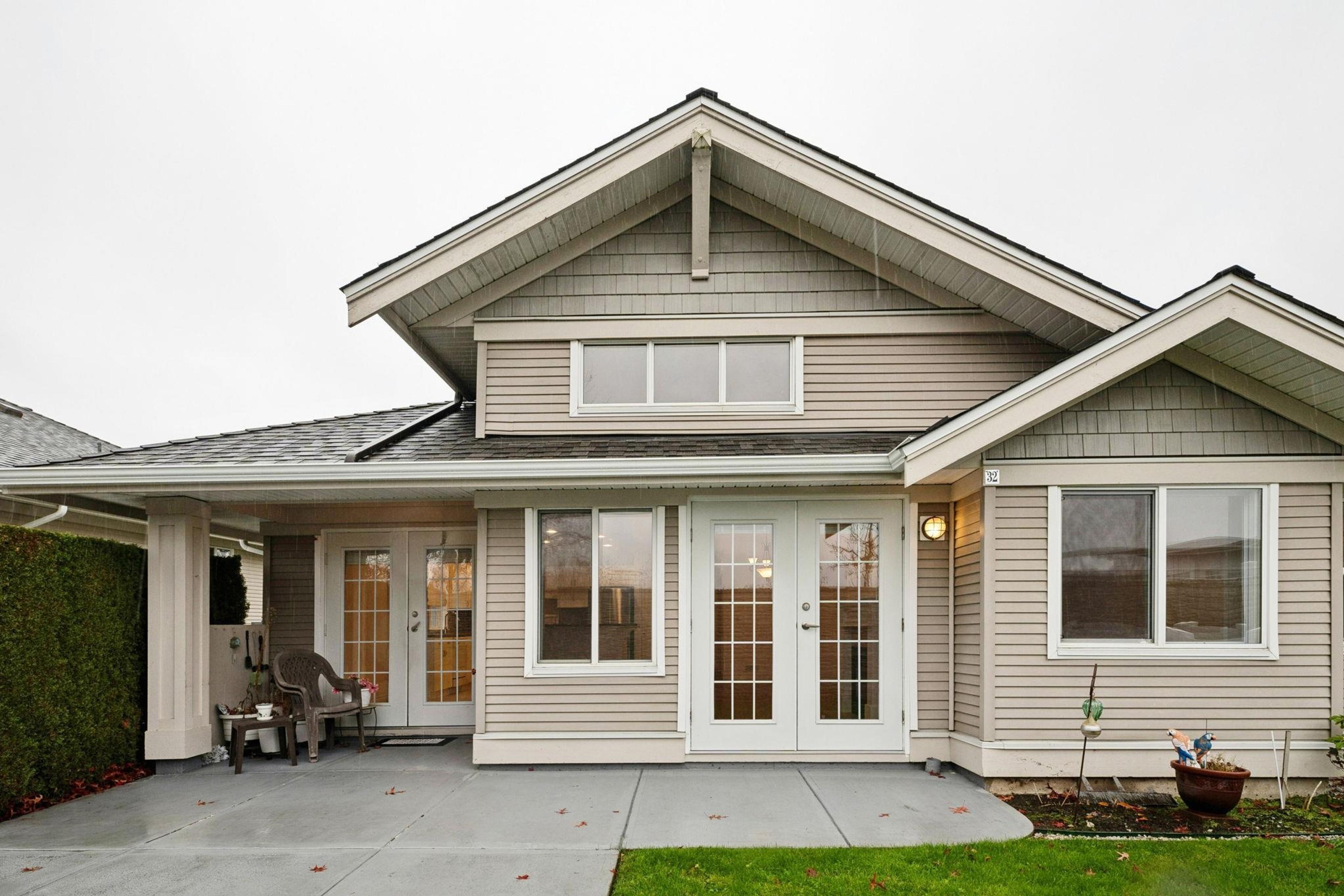 17516 4 Avenue, Surrey - Exteriors - Photo 2