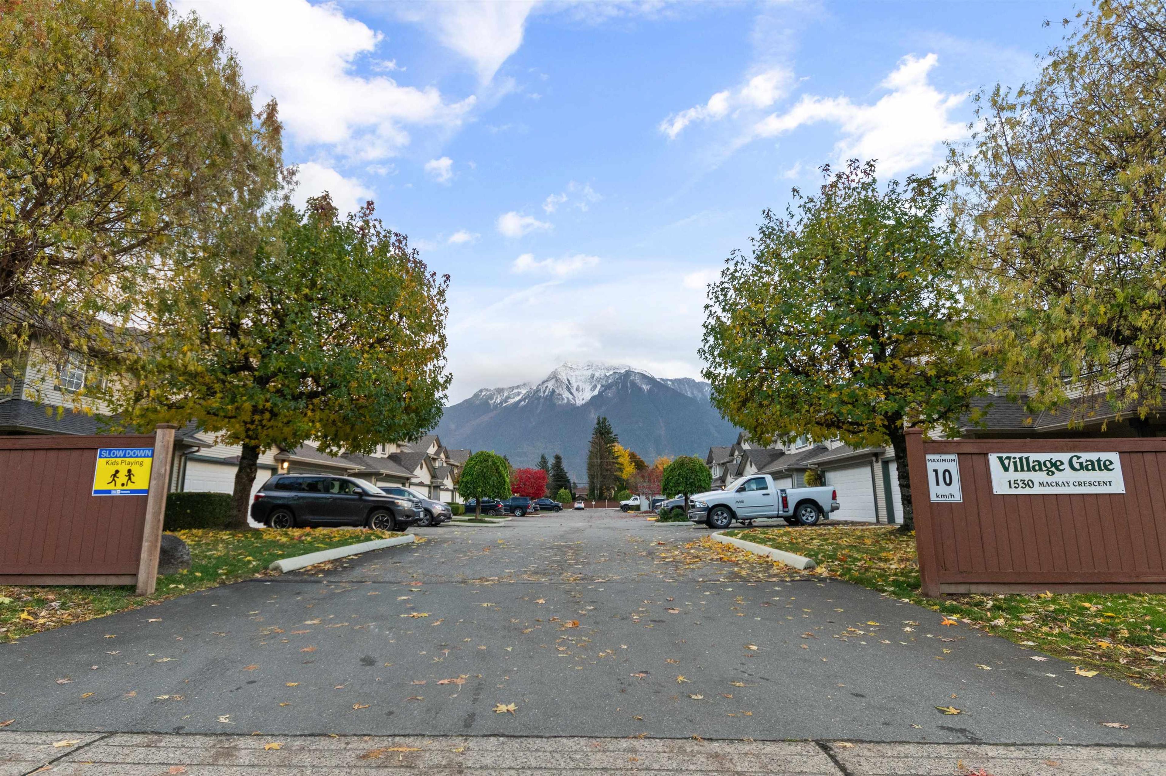 1530 Mackay Crescent, Agassiz - Exteriors - Full Complex View - Photo 5
