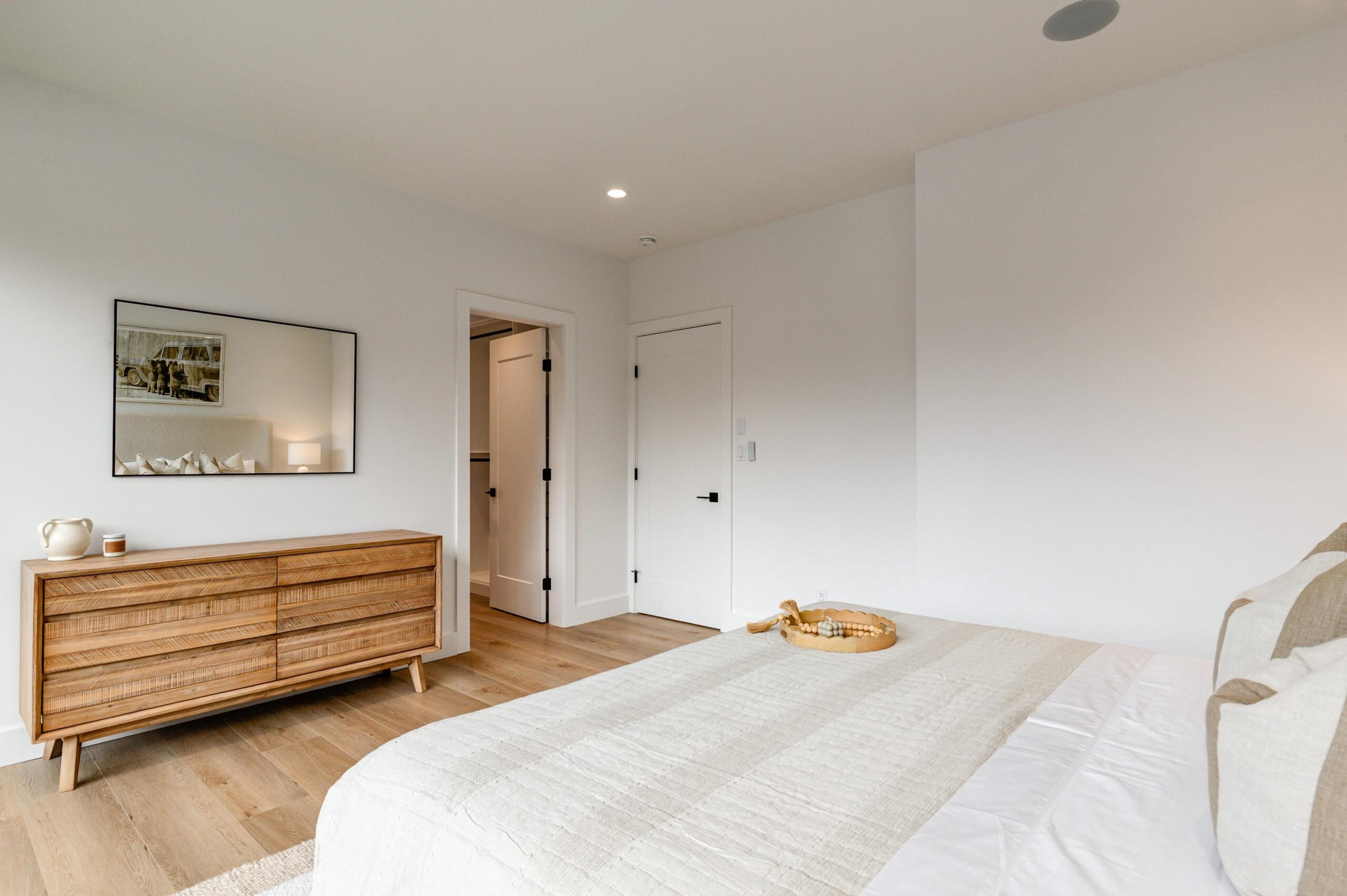 #15 2077 GARIBALDI WAY - 7