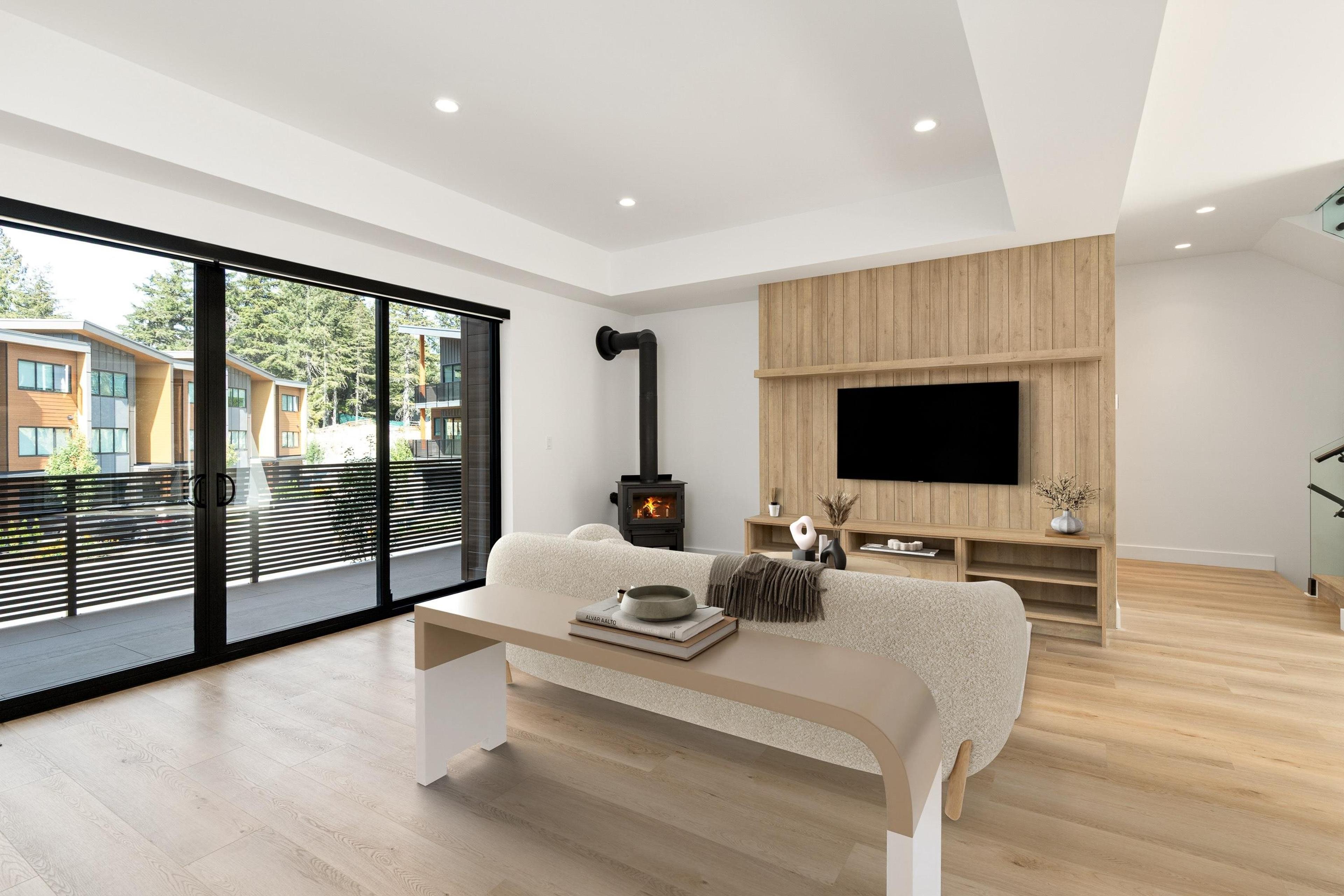 #15 2077 GARIBALDI WAY - Image 3