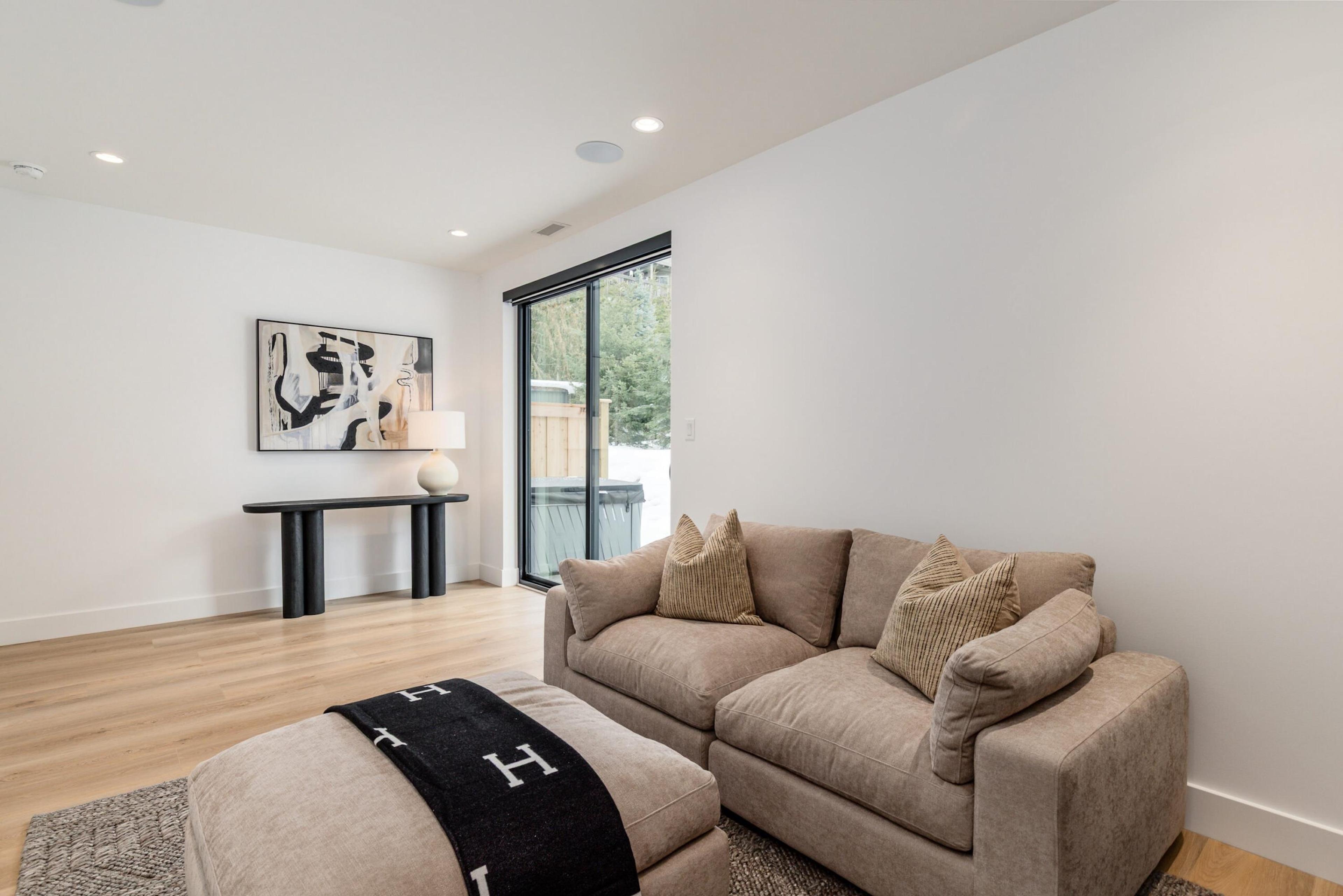 #15 2077 GARIBALDI WAY - 9