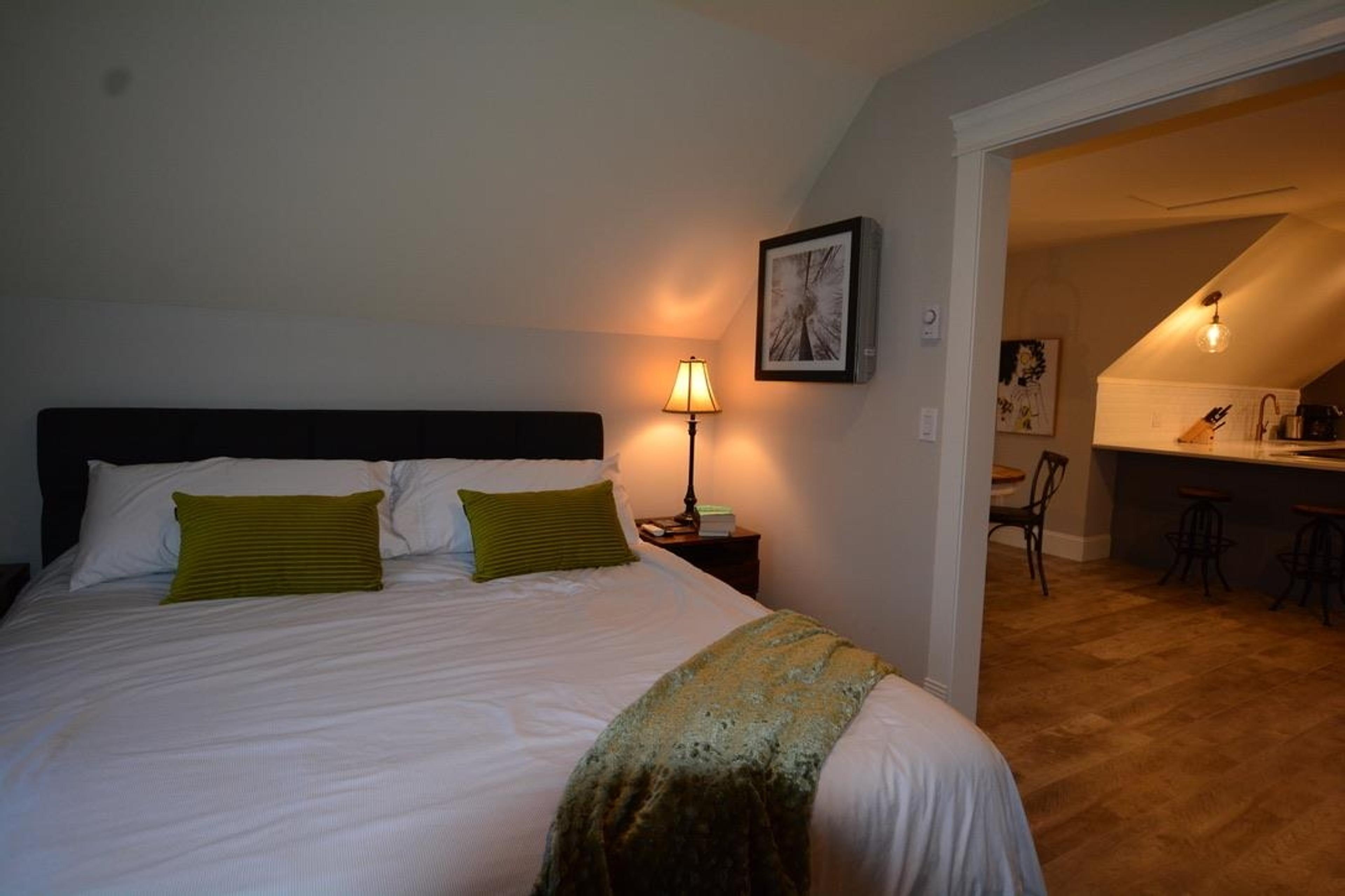 1462 CRYSTAL CREEK DRIVE - 38