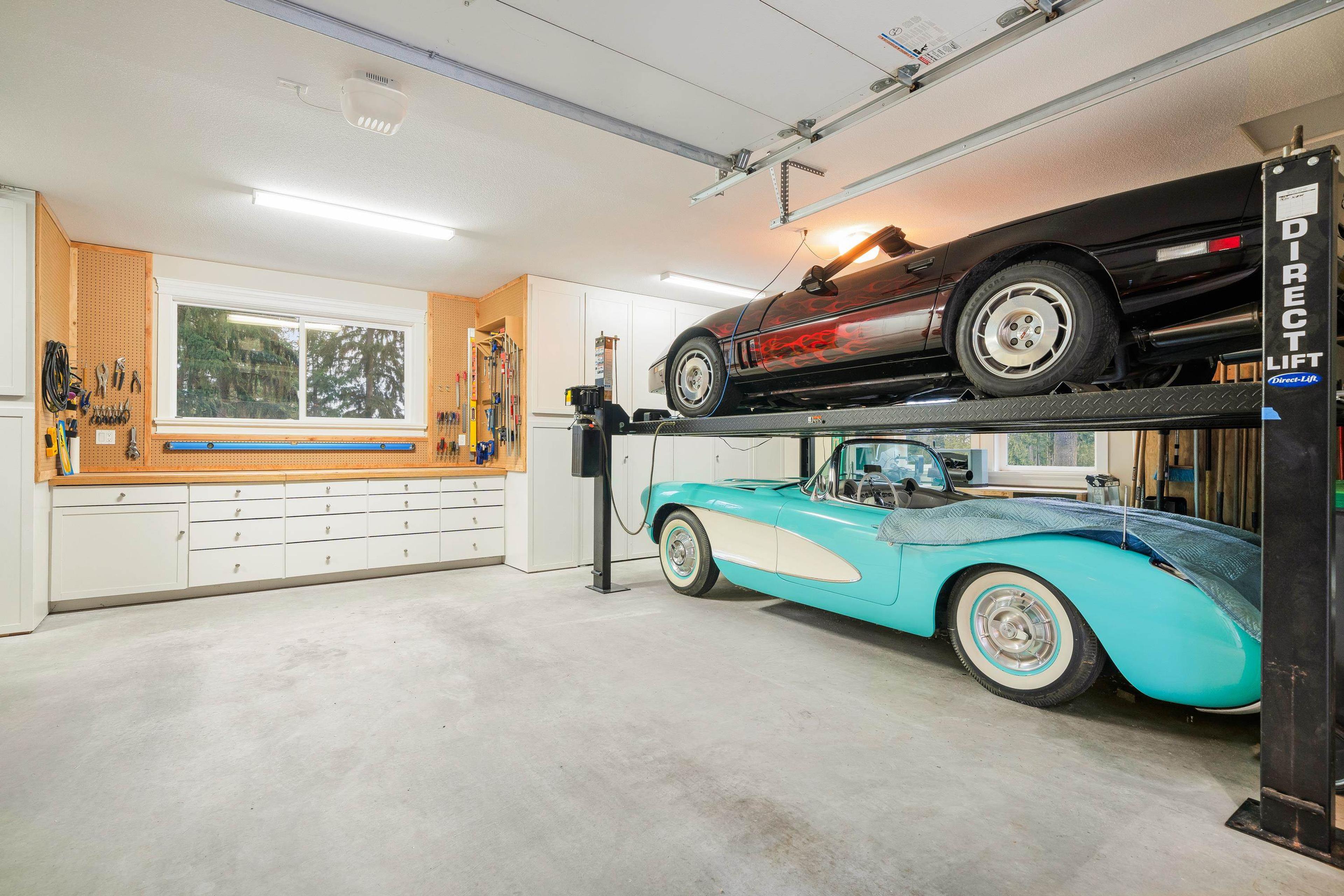 1462 CRYSTAL CREEK DRIVE - 39