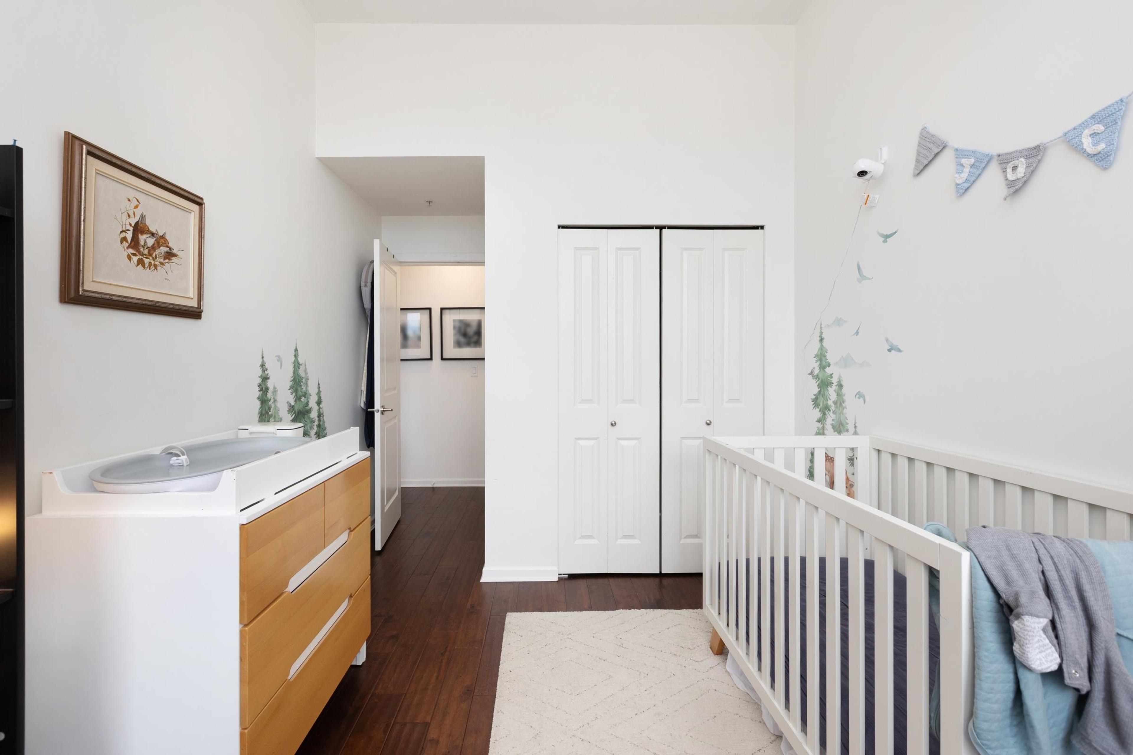 #401 18755 68 AVENUE - 17