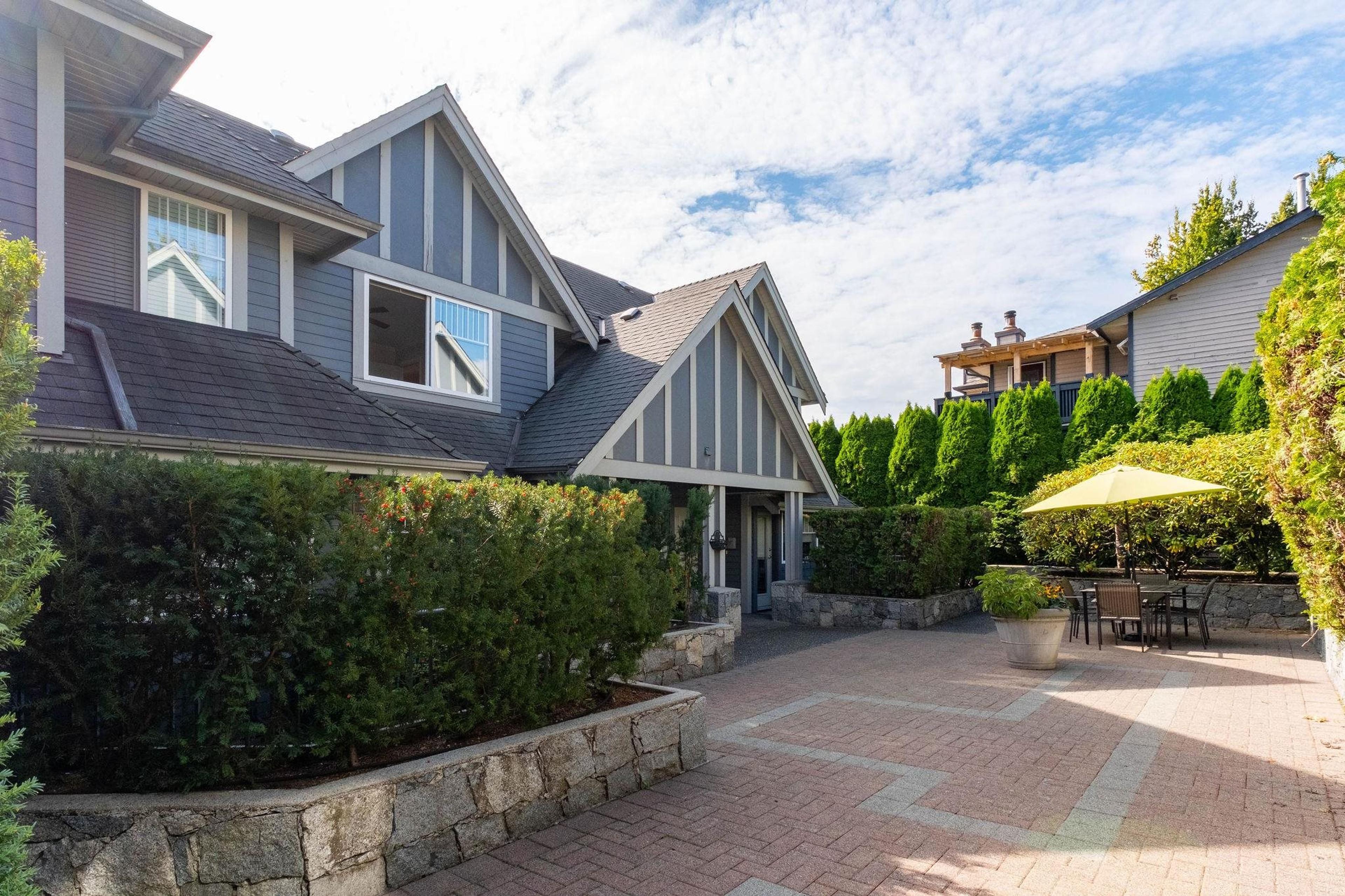 651 St. Andrews Avenue, North Vancouver - Exteriors - Photo 2