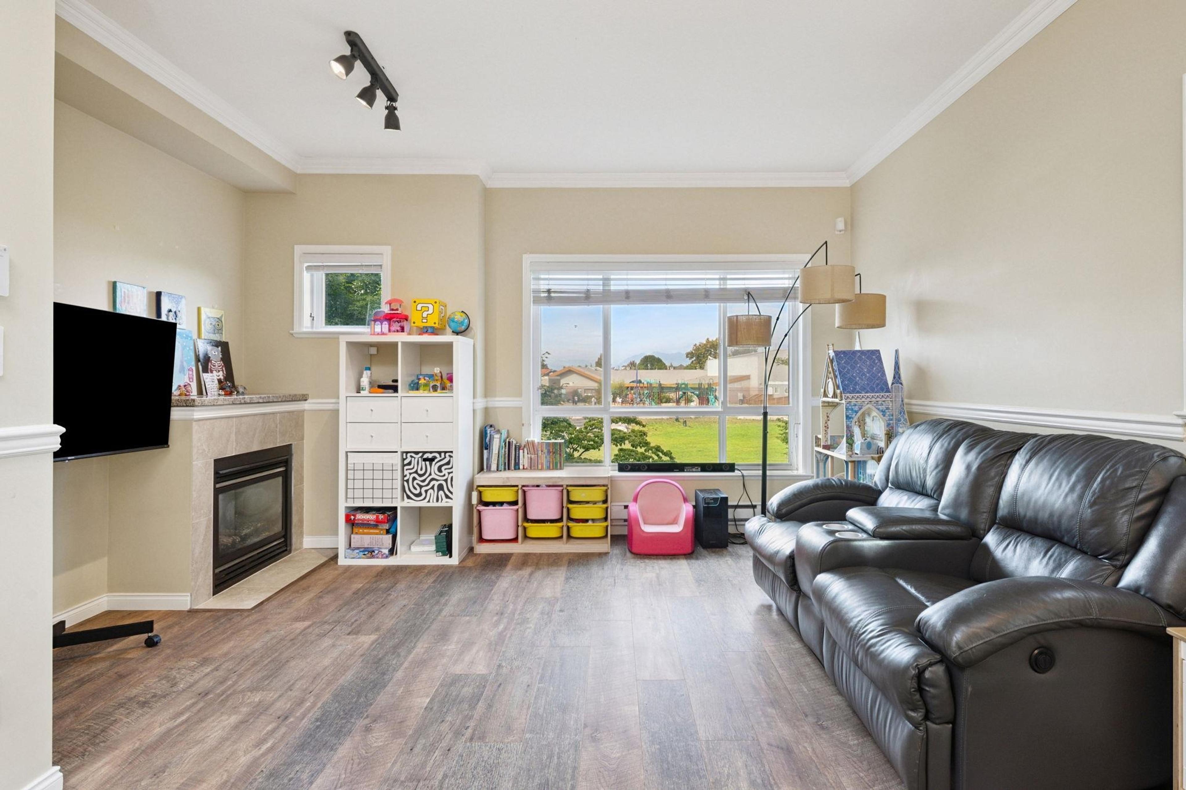 #16 9451 GRANVILLE AVENUE - 5