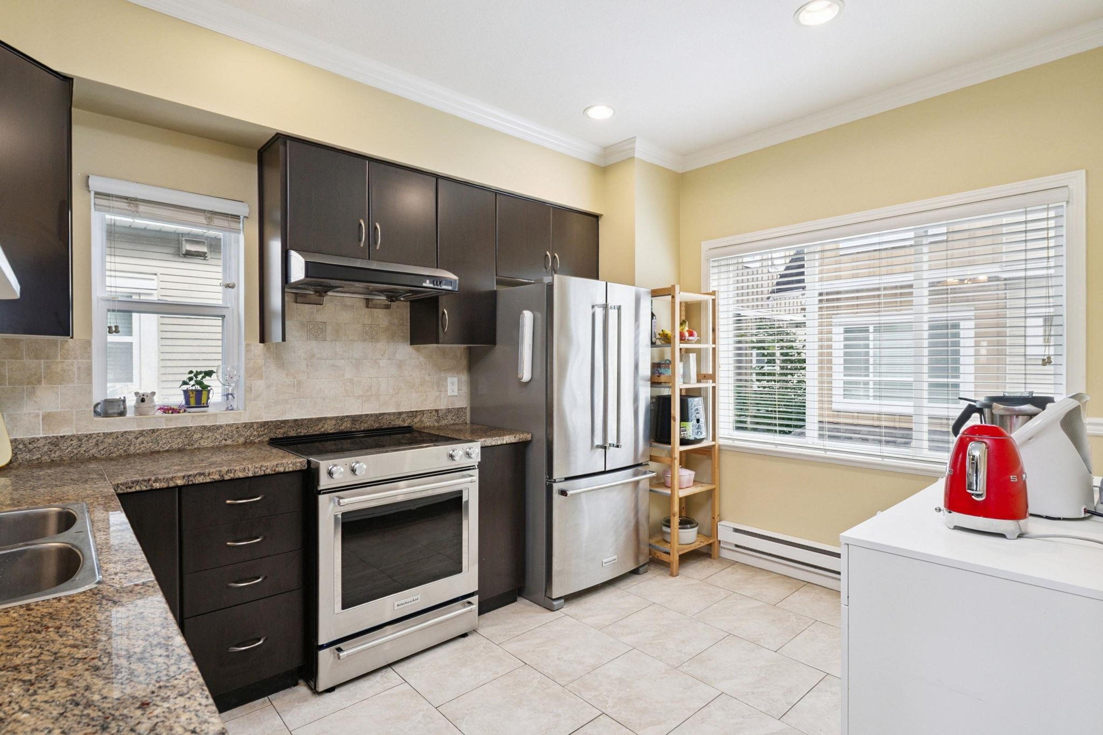 #16 9451 GRANVILLE AVENUE - 11