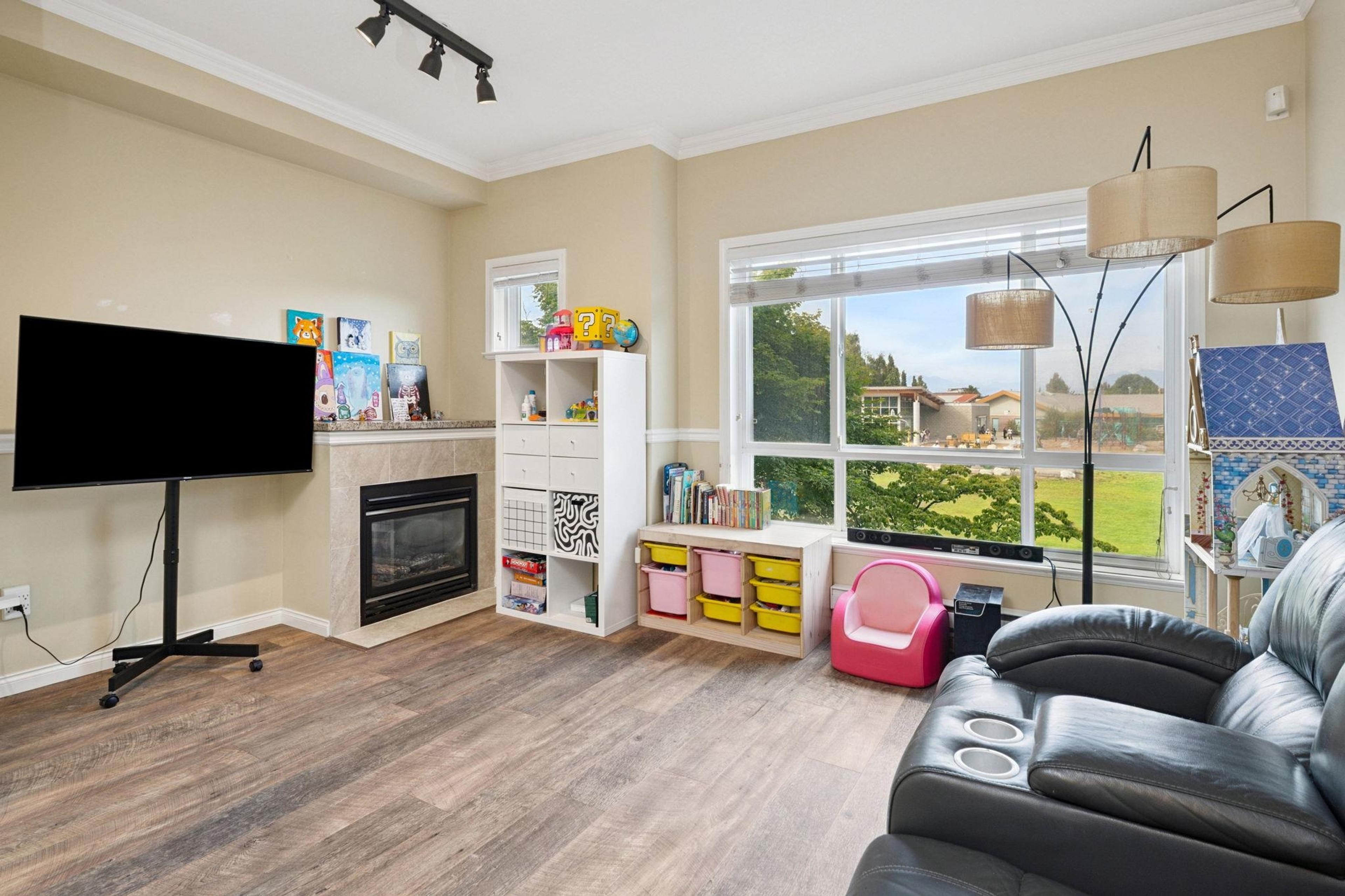 #16 9451 GRANVILLE AVENUE - 4