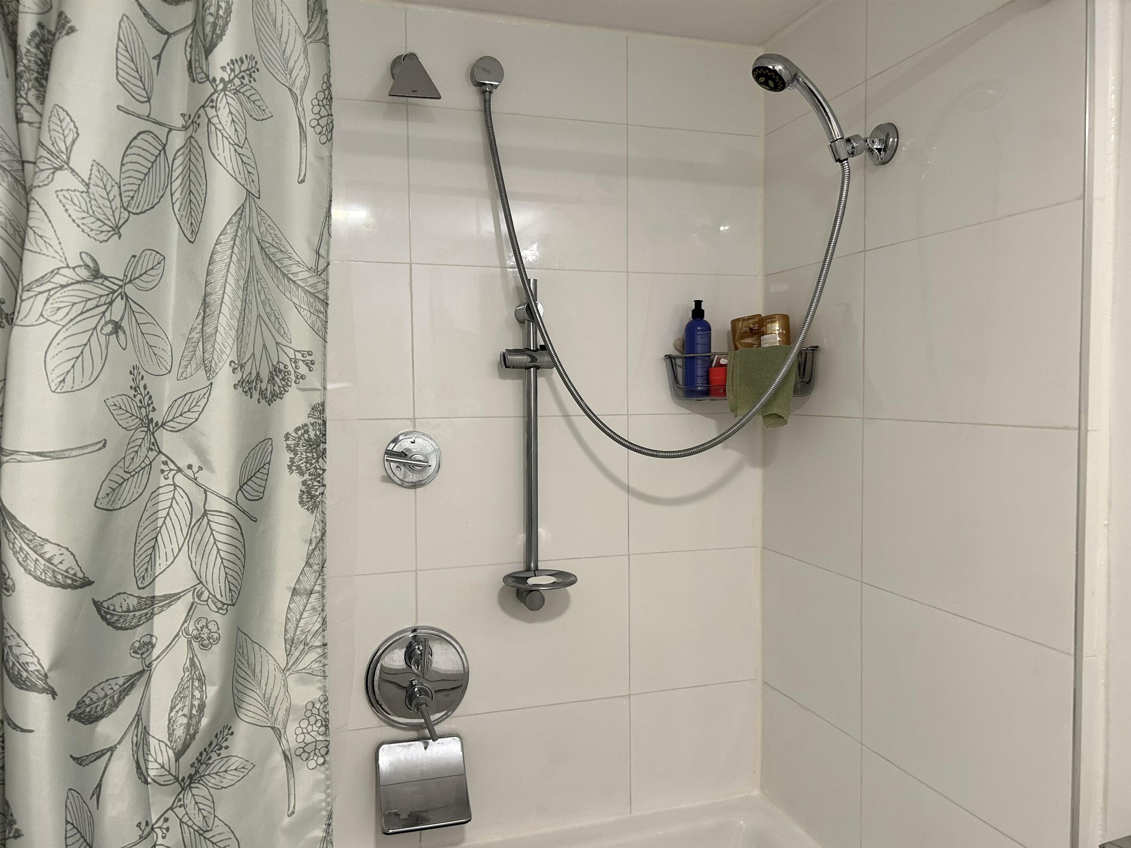 #101 525 AGNES STREET - 16