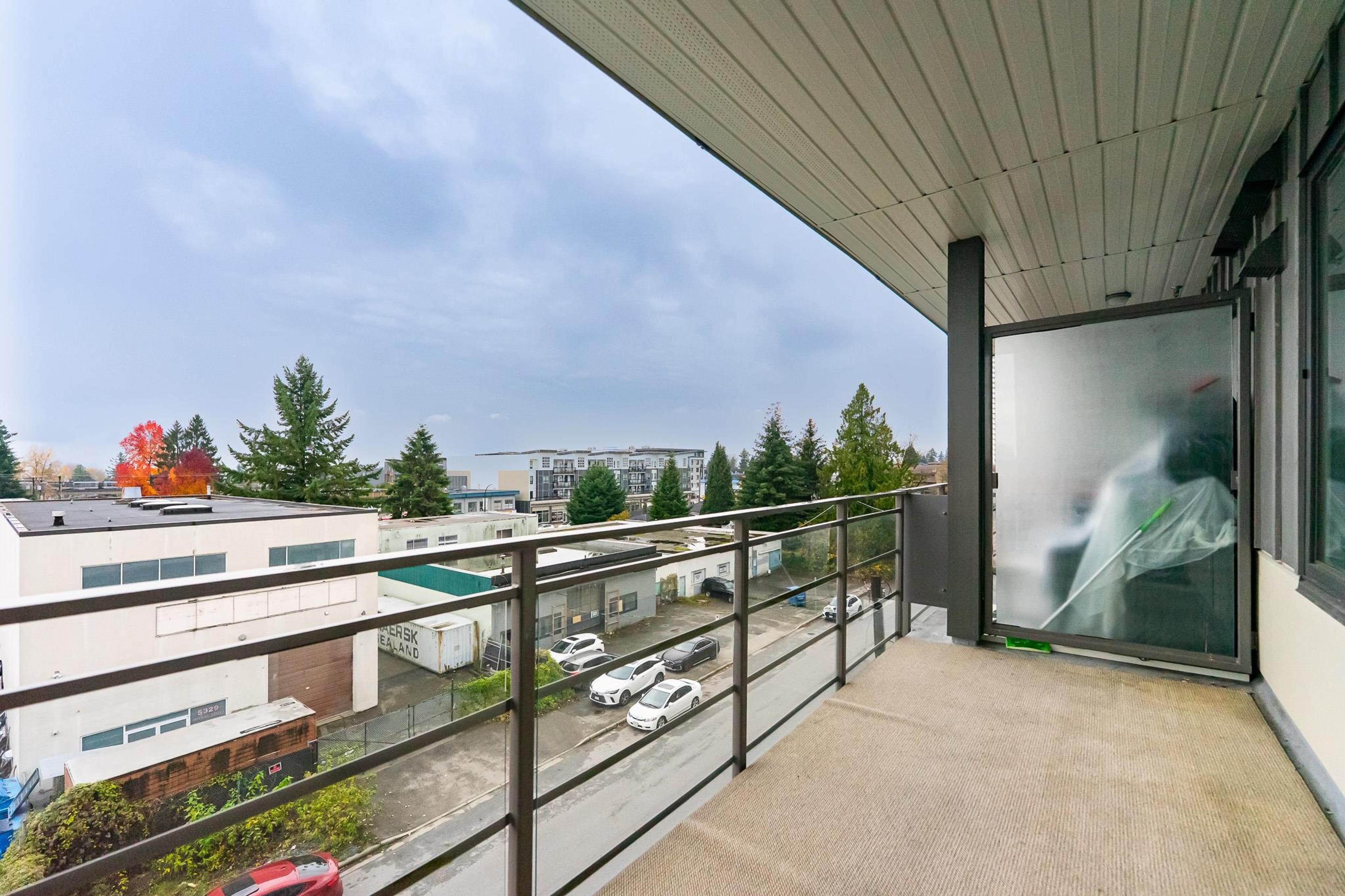 #PH35 5355 LANE STREET - 23