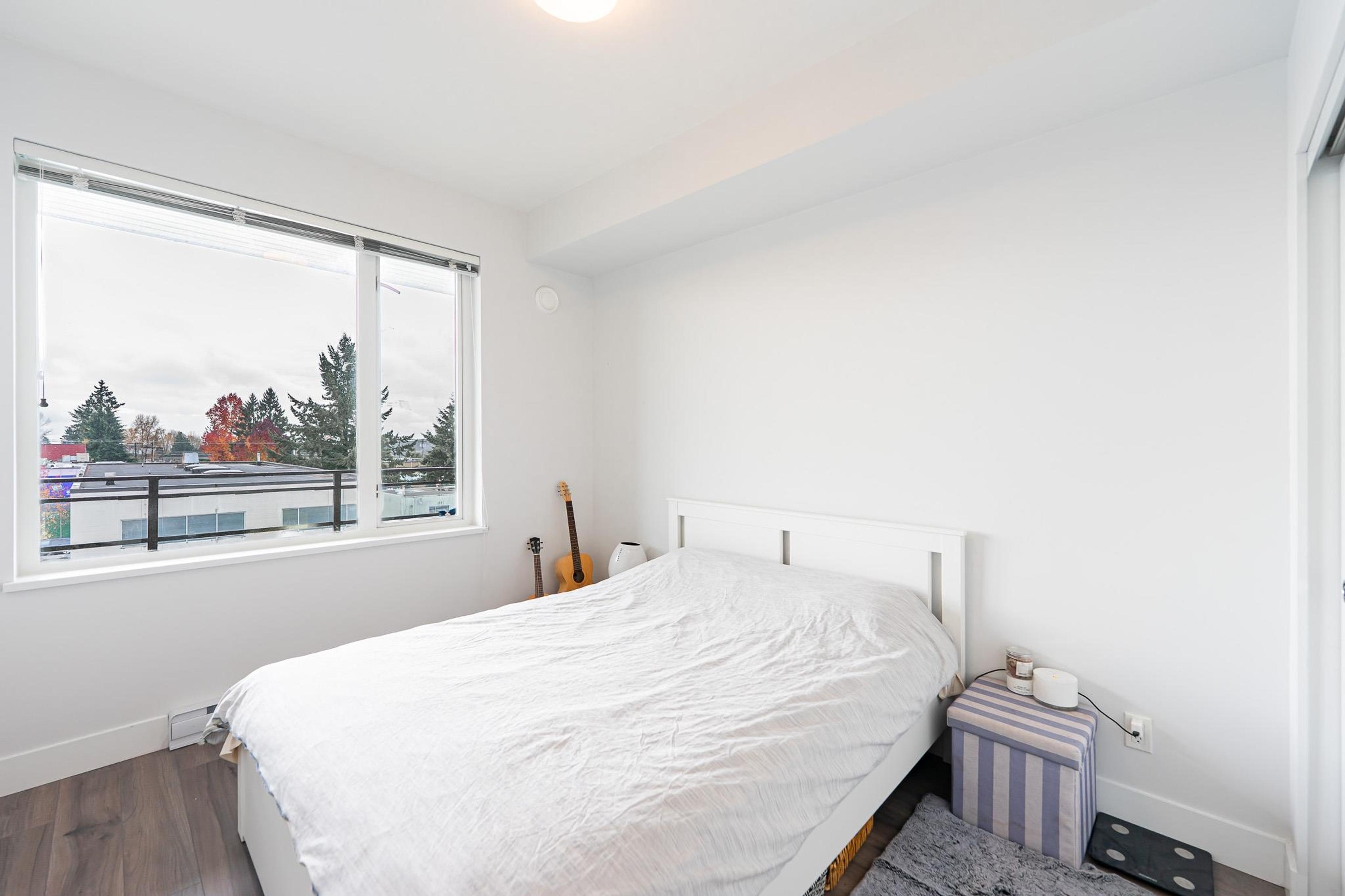 #PH35 5355 LANE STREET - 16