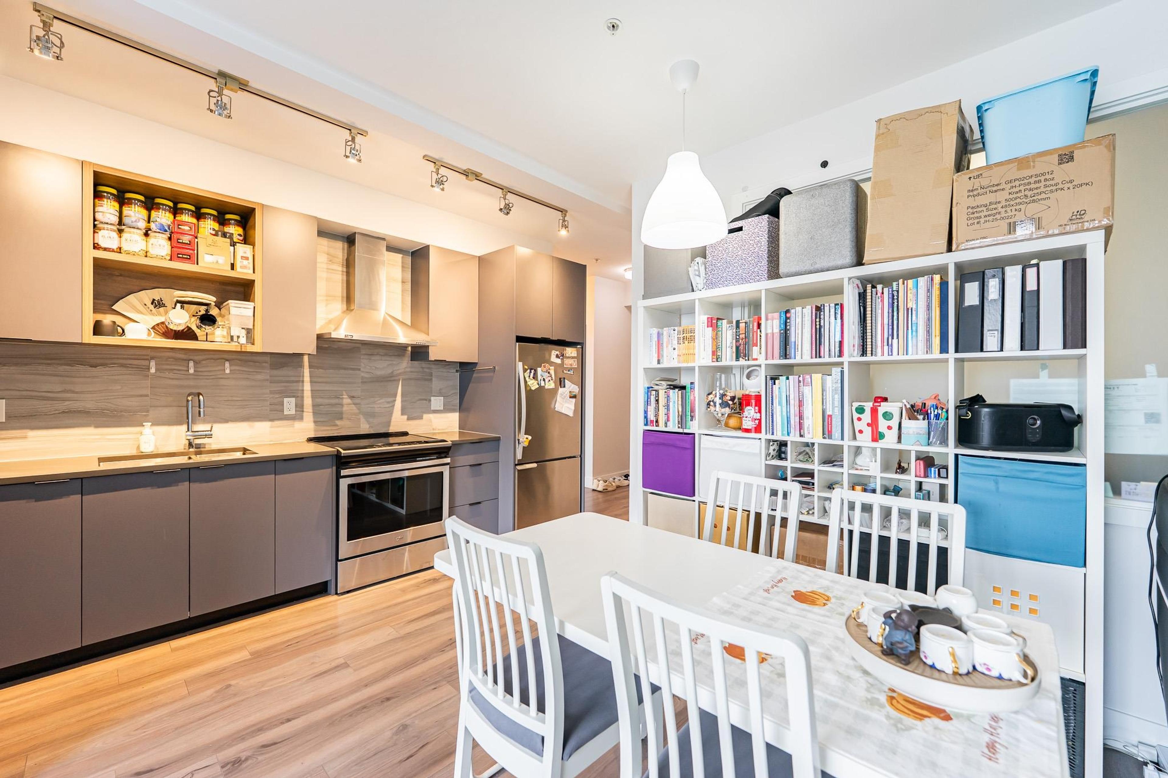 #PH35 5355 LANE STREET - Image 3