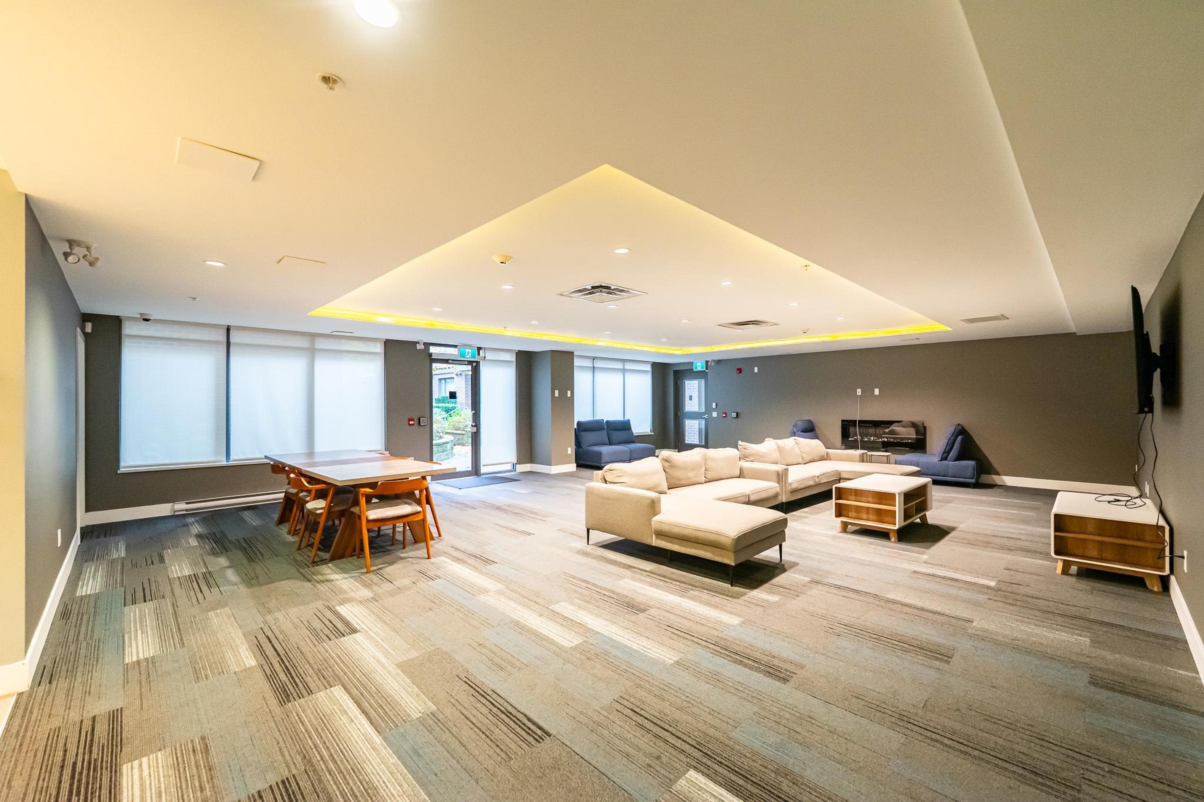 #PH35 5355 LANE STREET - 24