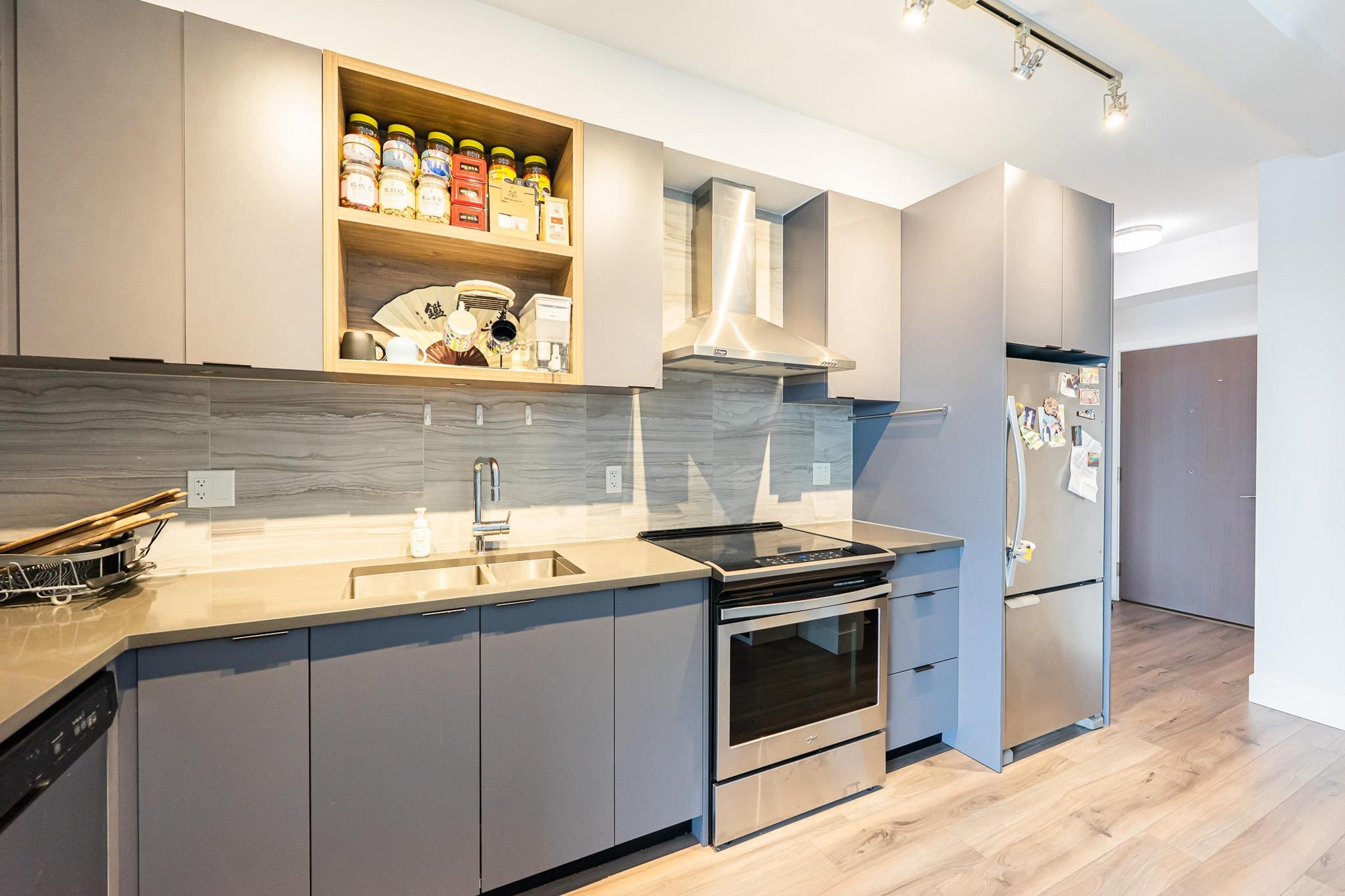 #PH35 5355 LANE STREET - 11