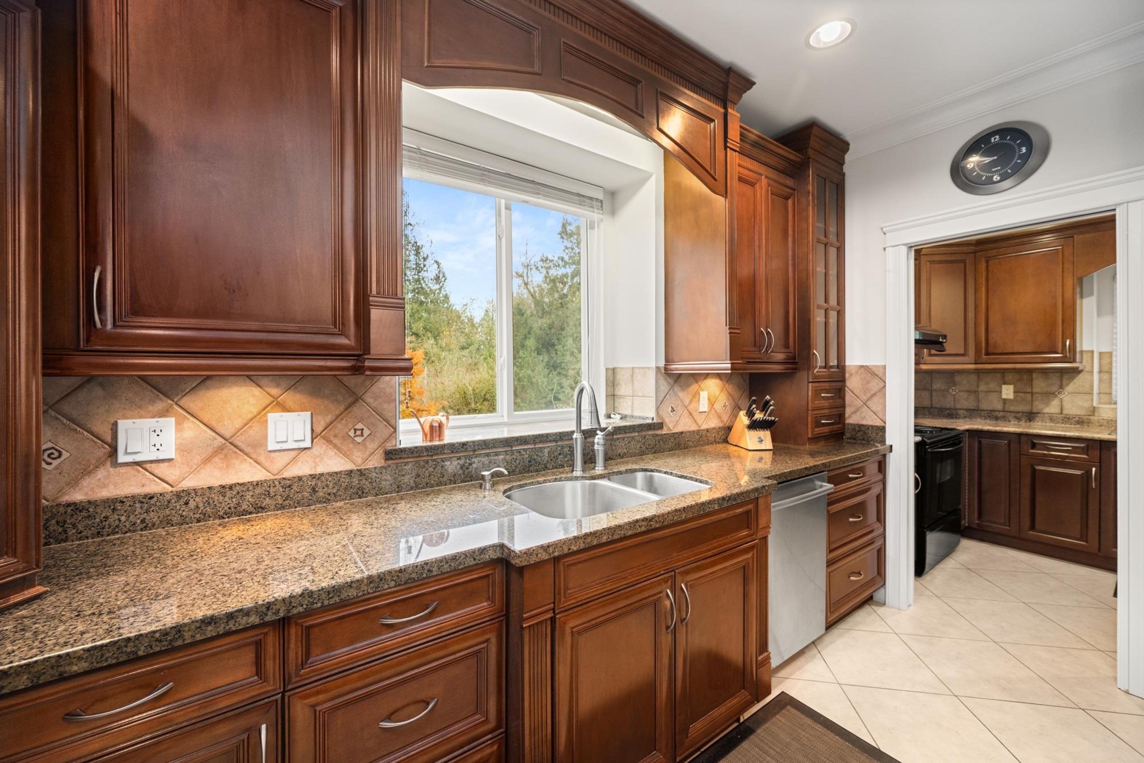 16416 92A AVENUE - 12