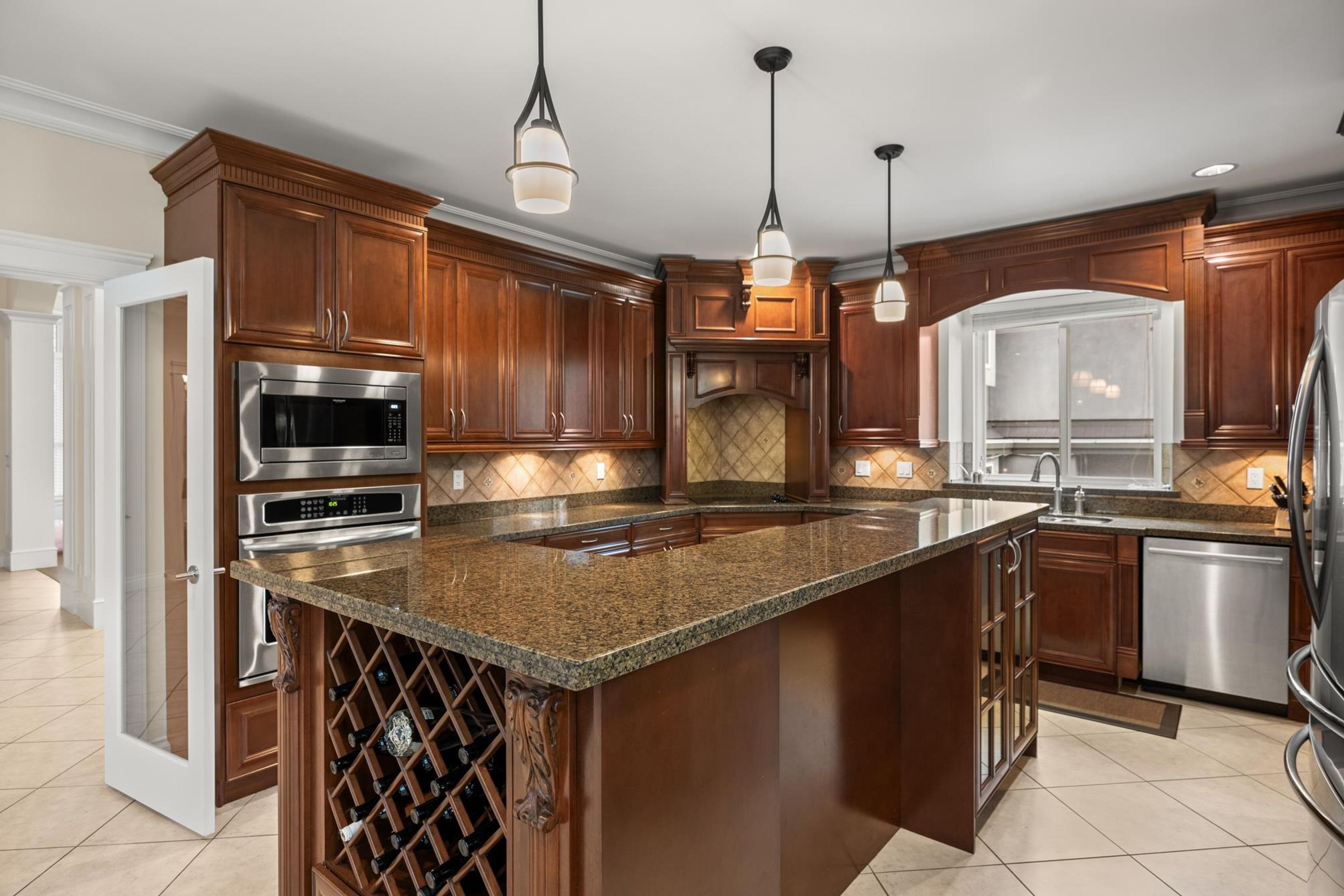 16416 92A AVENUE - 10