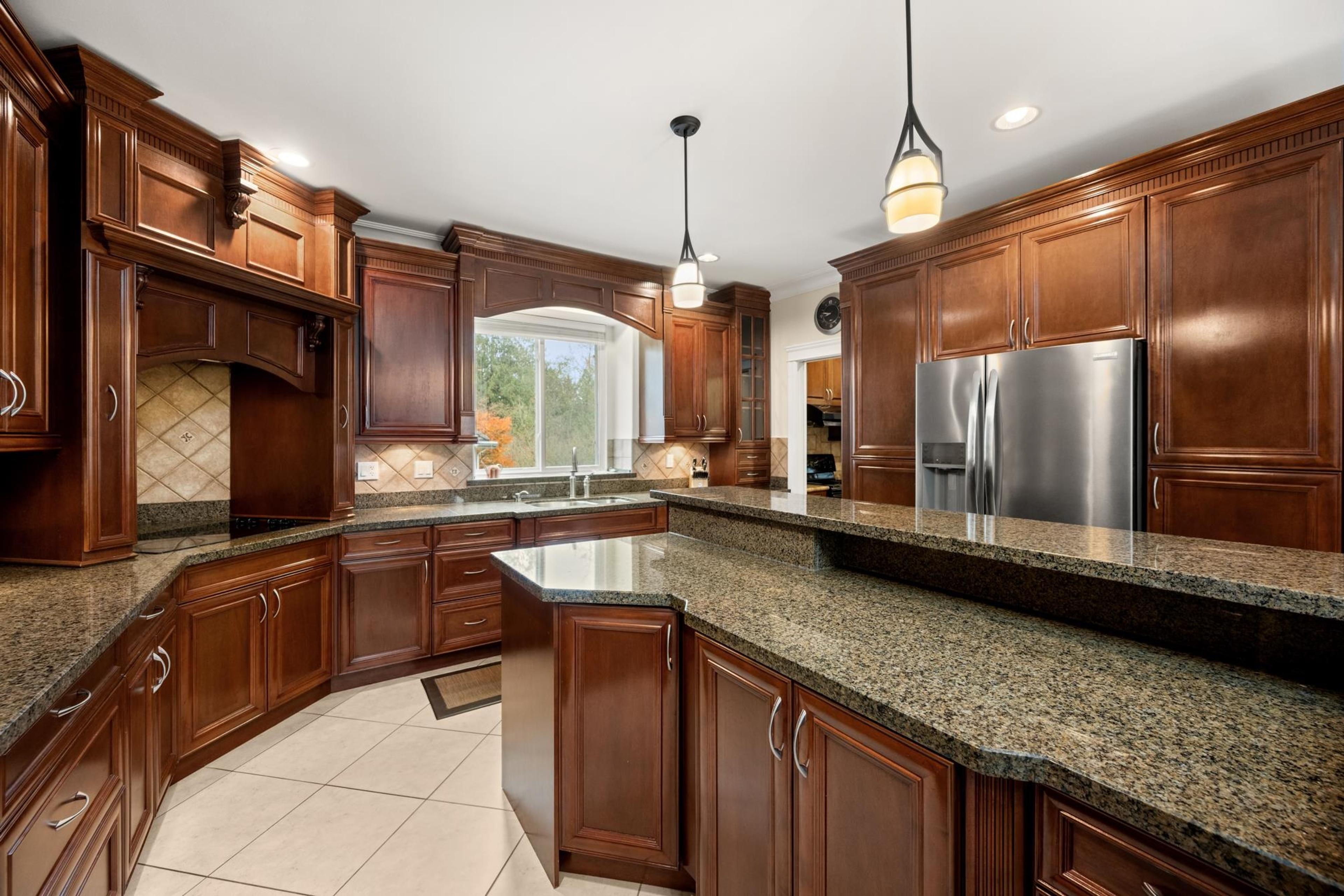 16416 92A AVENUE - 11