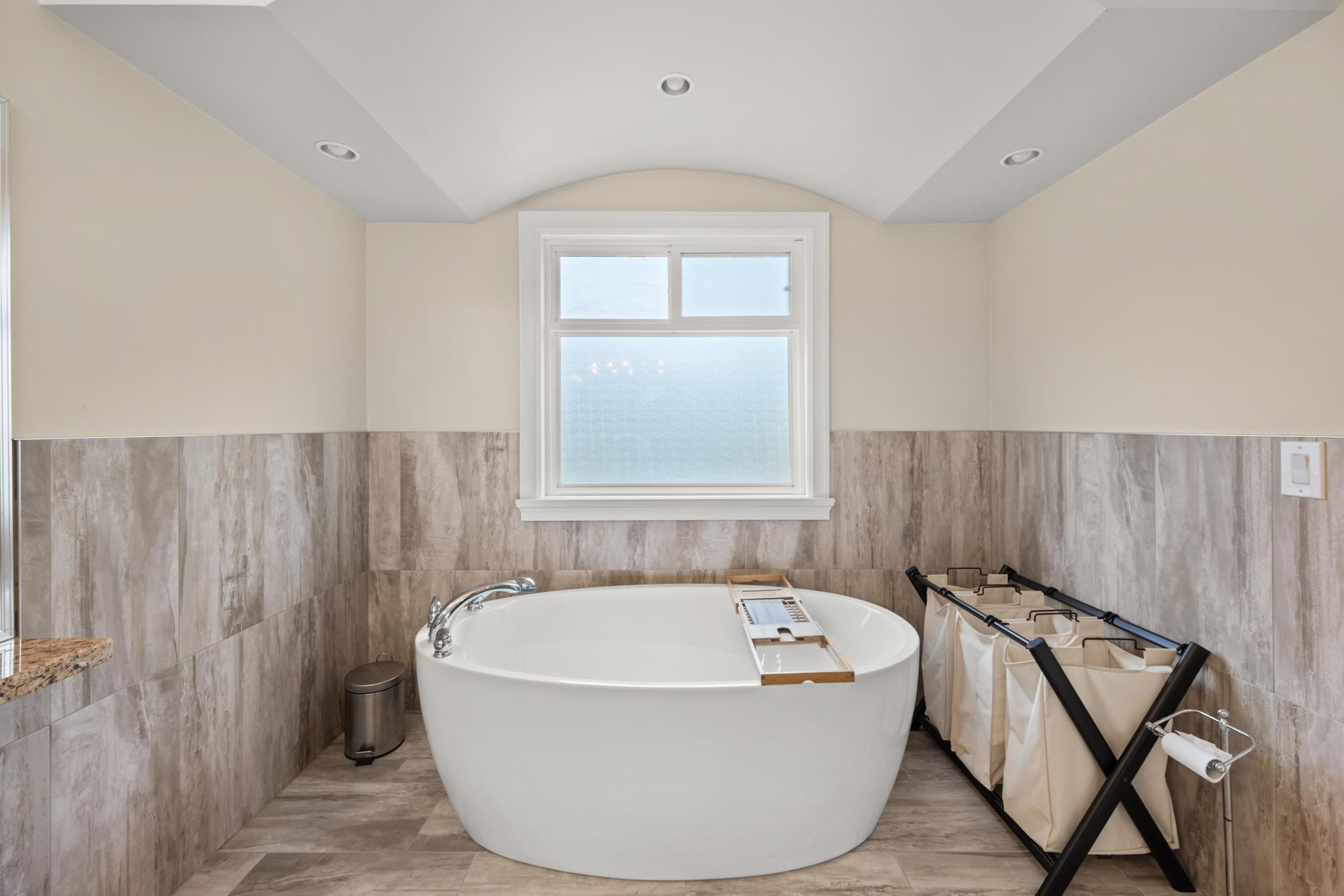 16416 92A AVENUE - 19