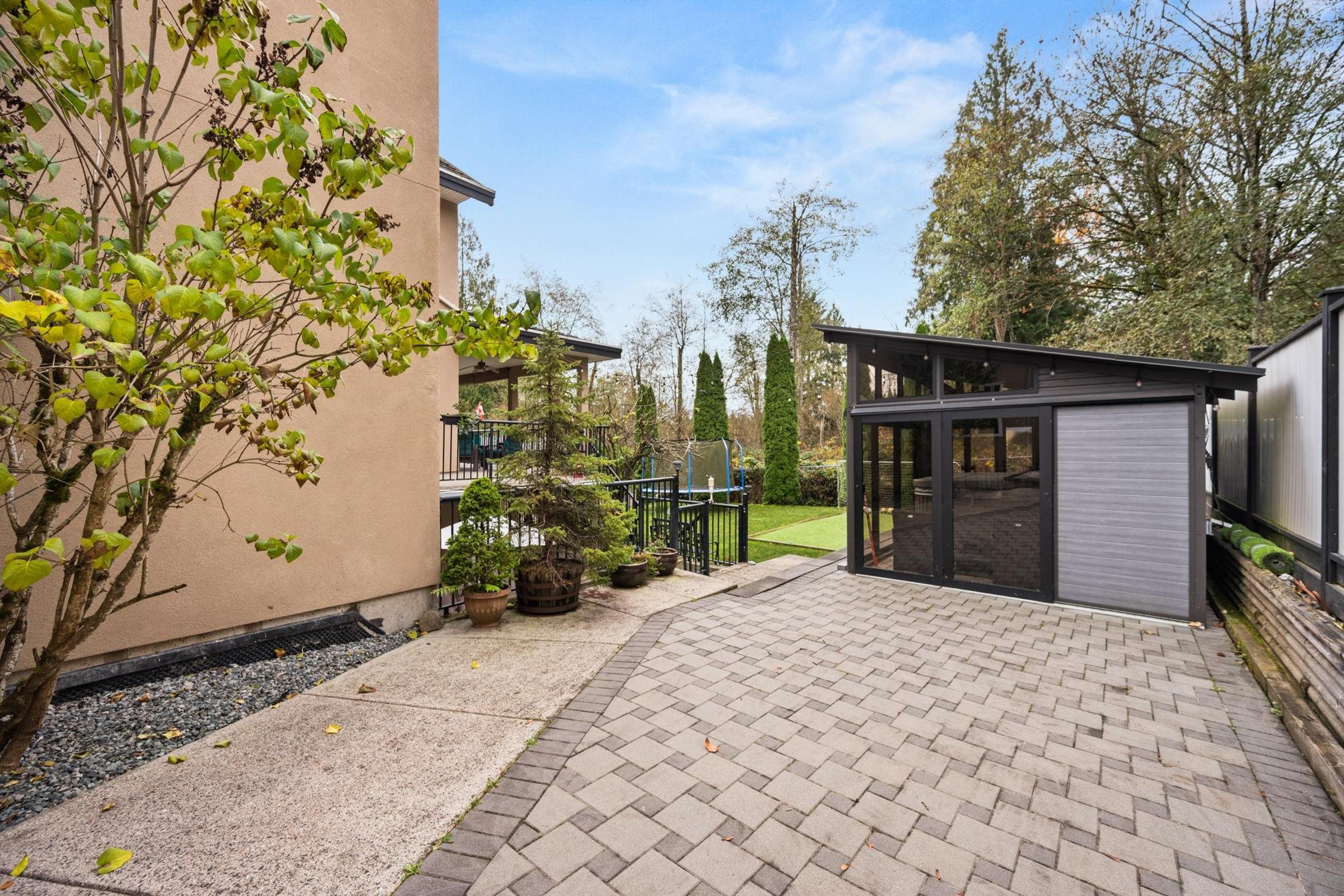 16416 92A AVENUE - 35