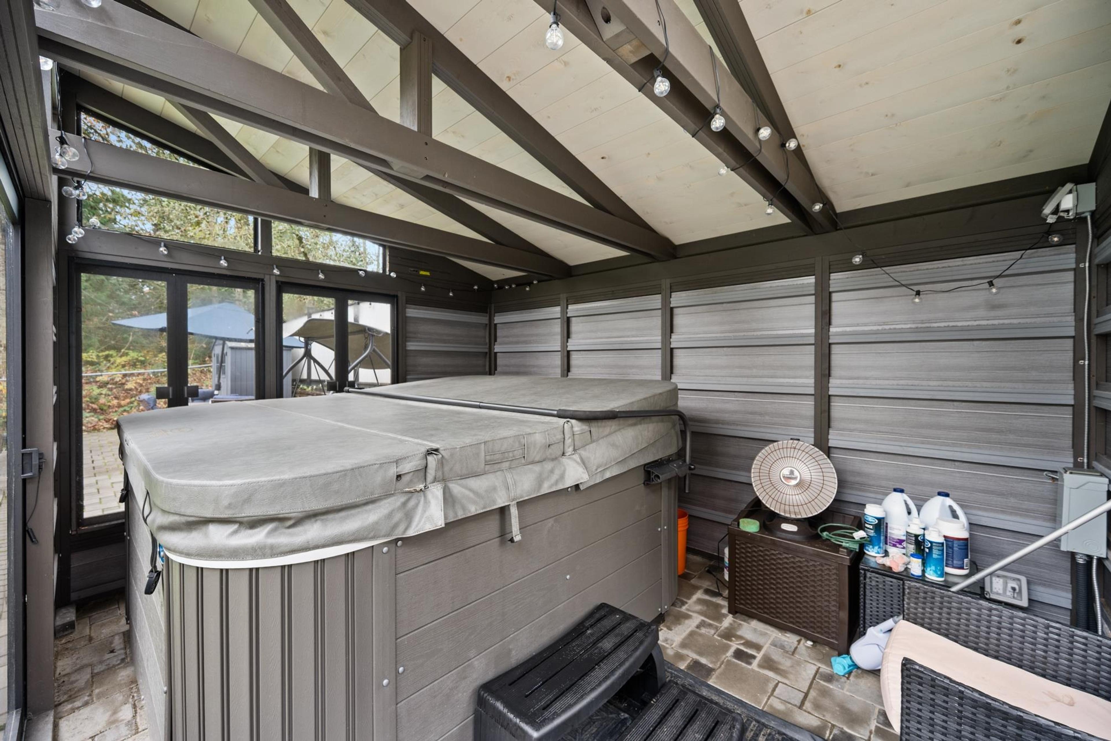 16416 92A AVENUE - 39