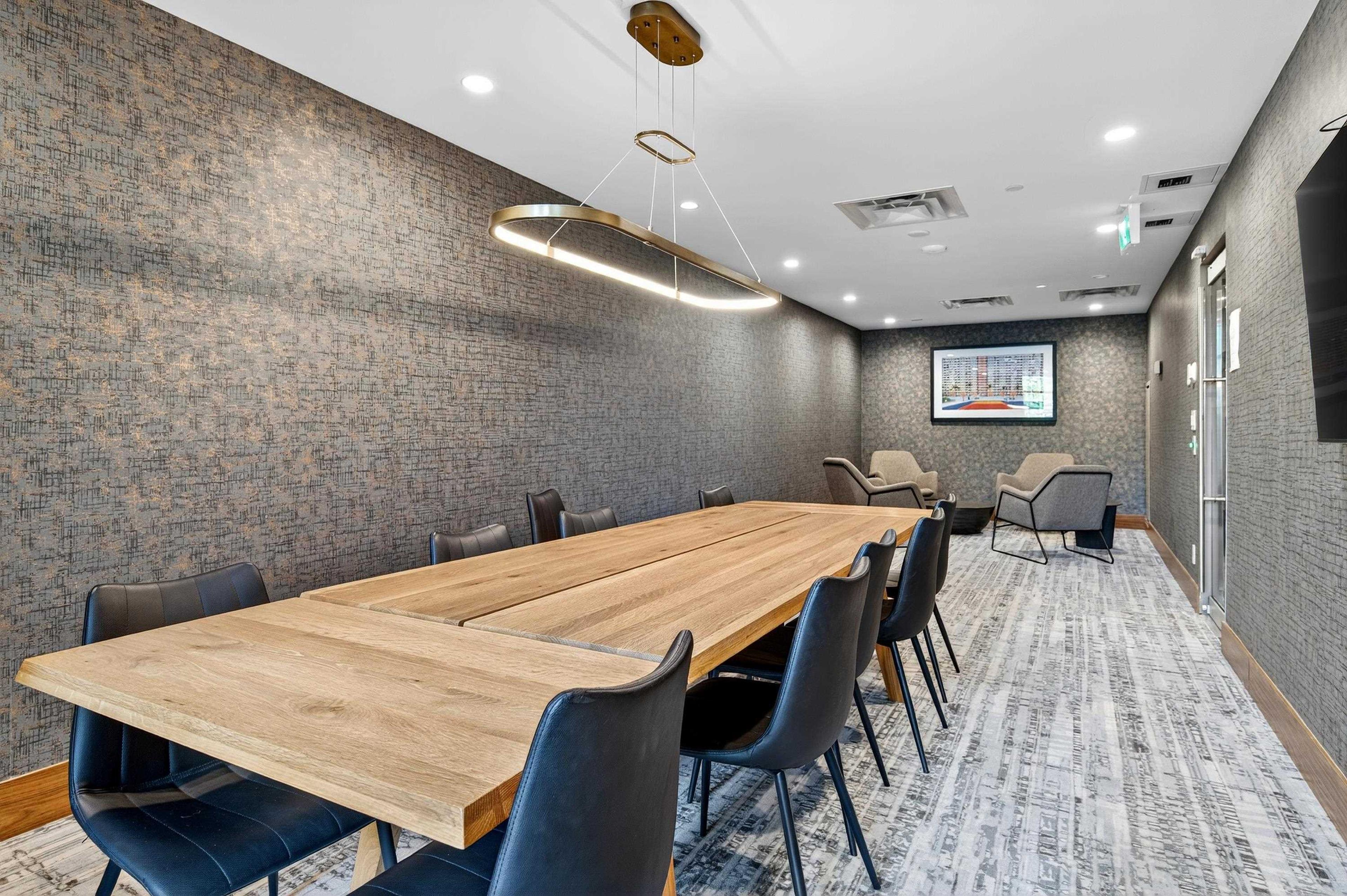 #1804 308 MORRISSEY ROAD - 32