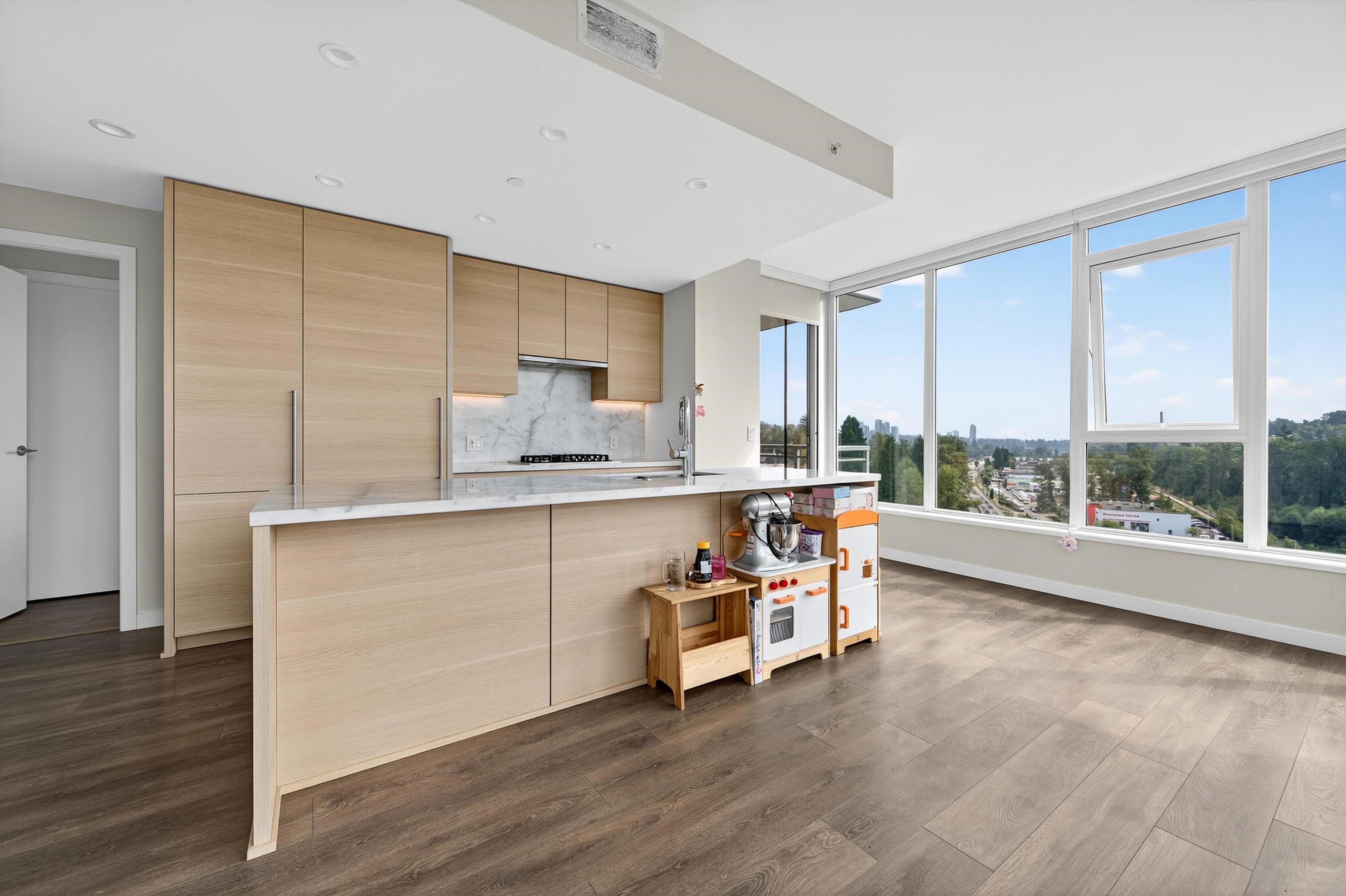 #1804 308 MORRISSEY ROAD - 9