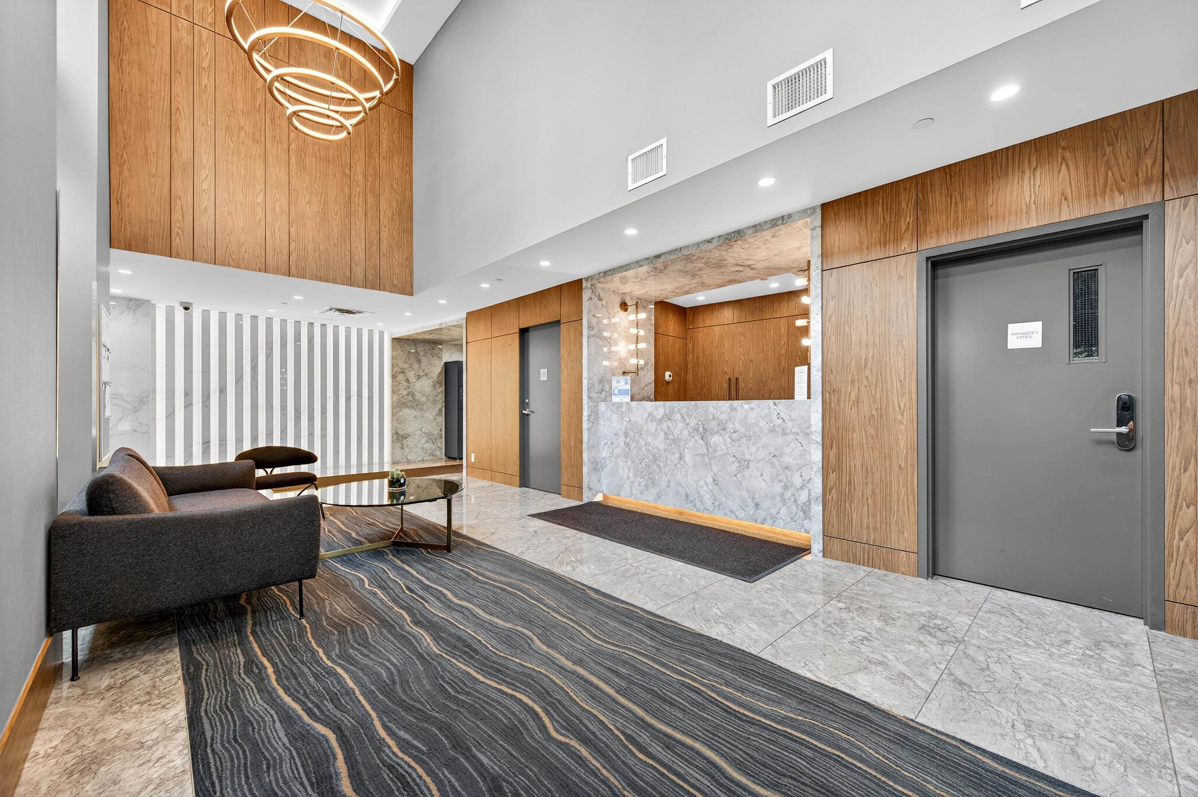 #1804 308 MORRISSEY ROAD - 4