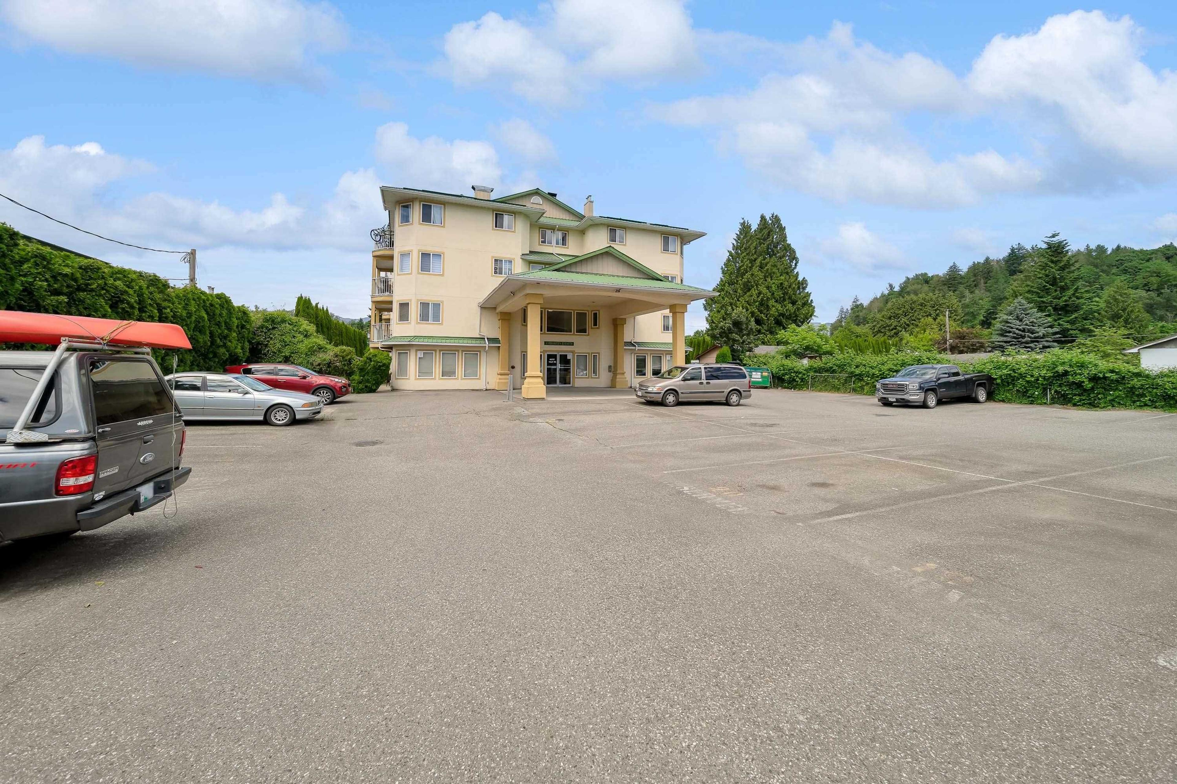 46777 Yale Road, Chilliwack - Exteriors - Photo 2