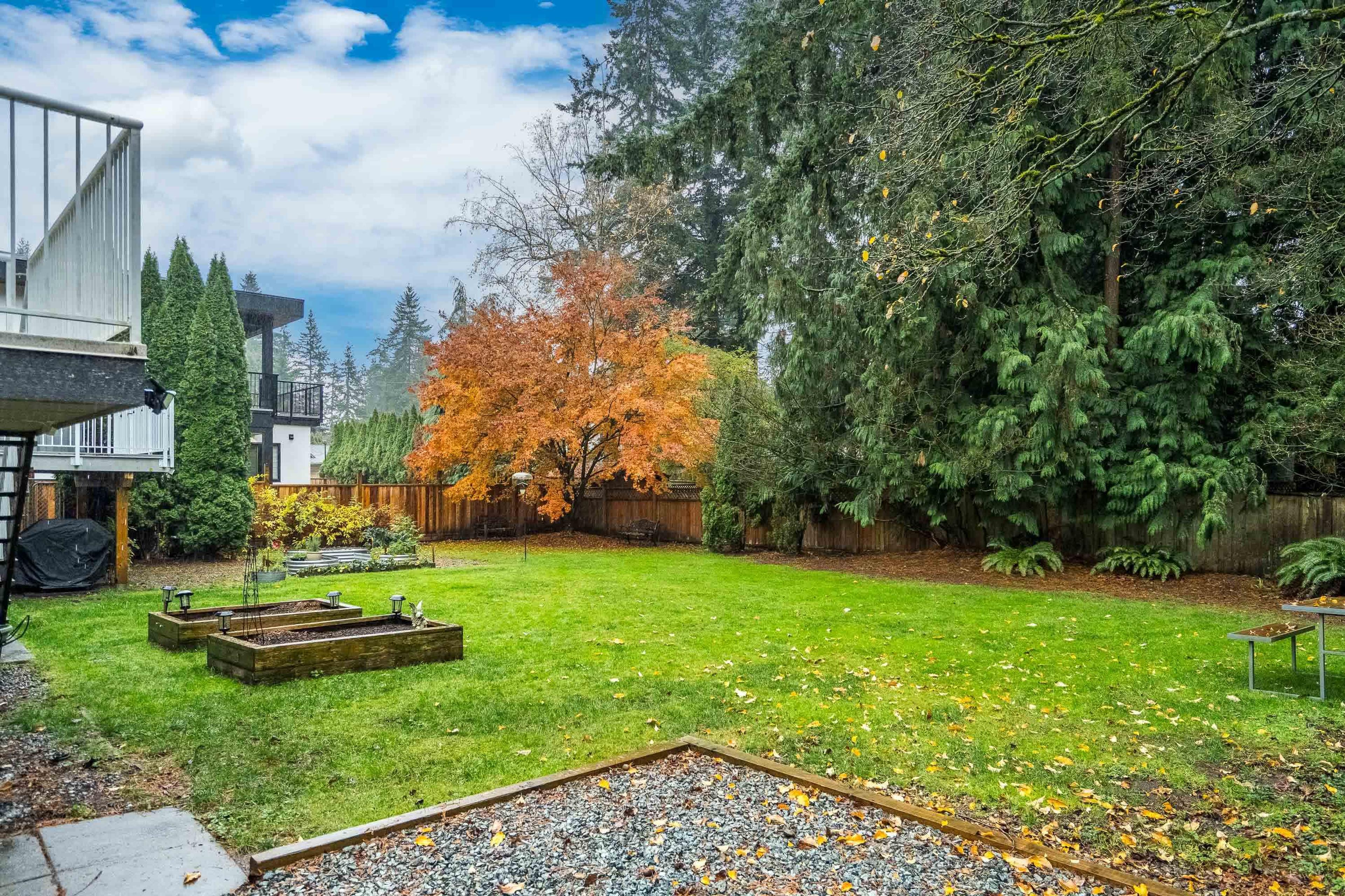 20738 38A AVENUE - 32