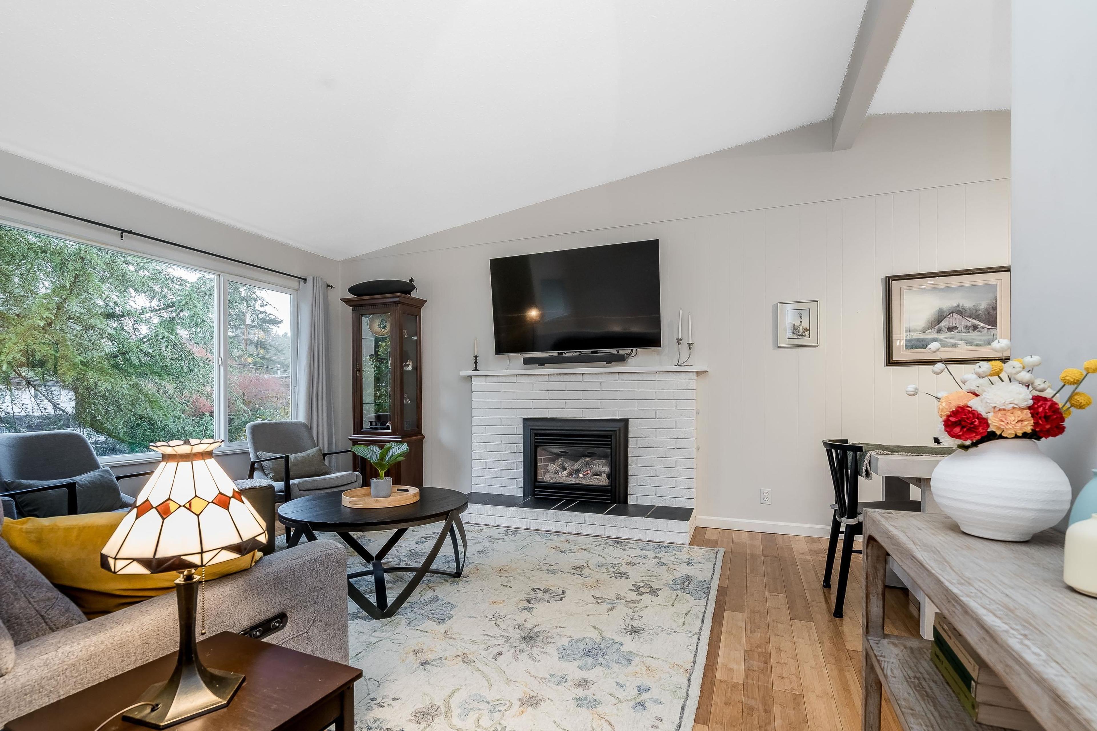 20738 38A AVENUE - 5