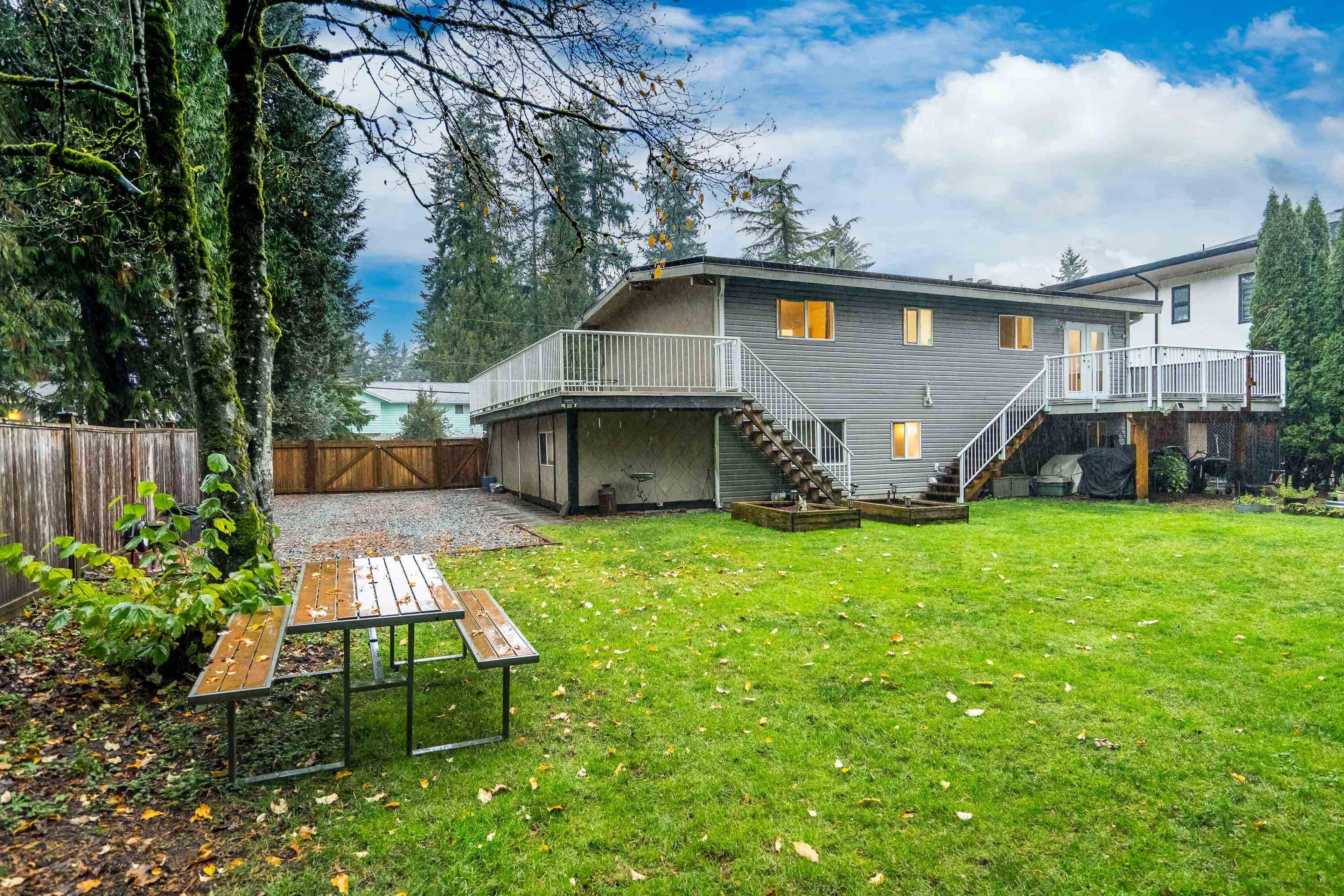 20738 38A AVENUE - 33