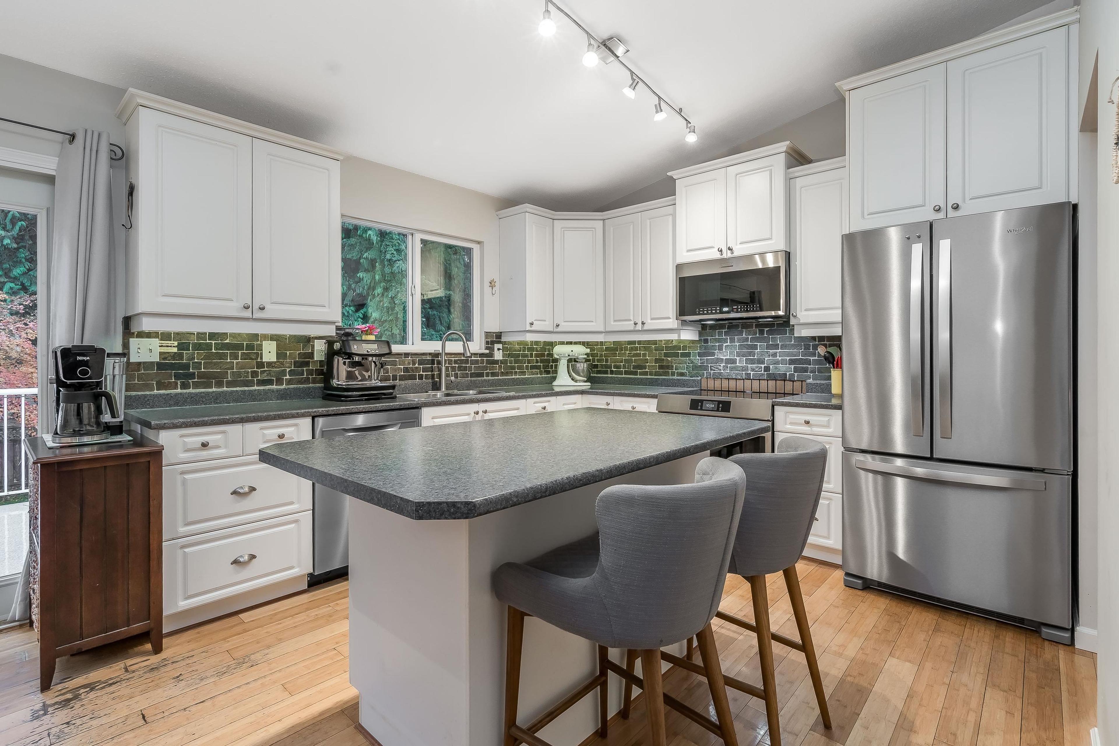 20738 38A AVENUE - 14