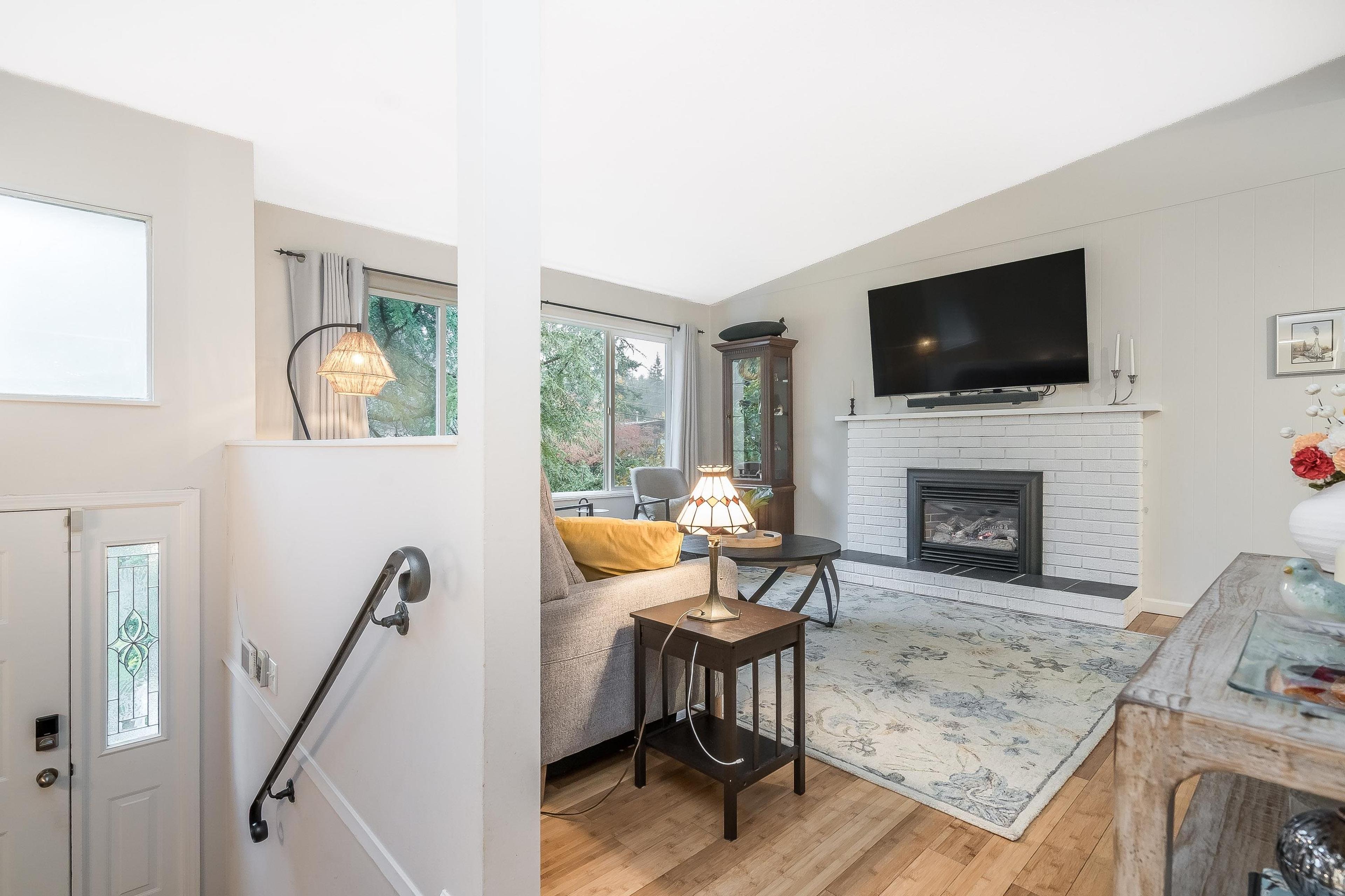 20738 38A AVENUE - 4