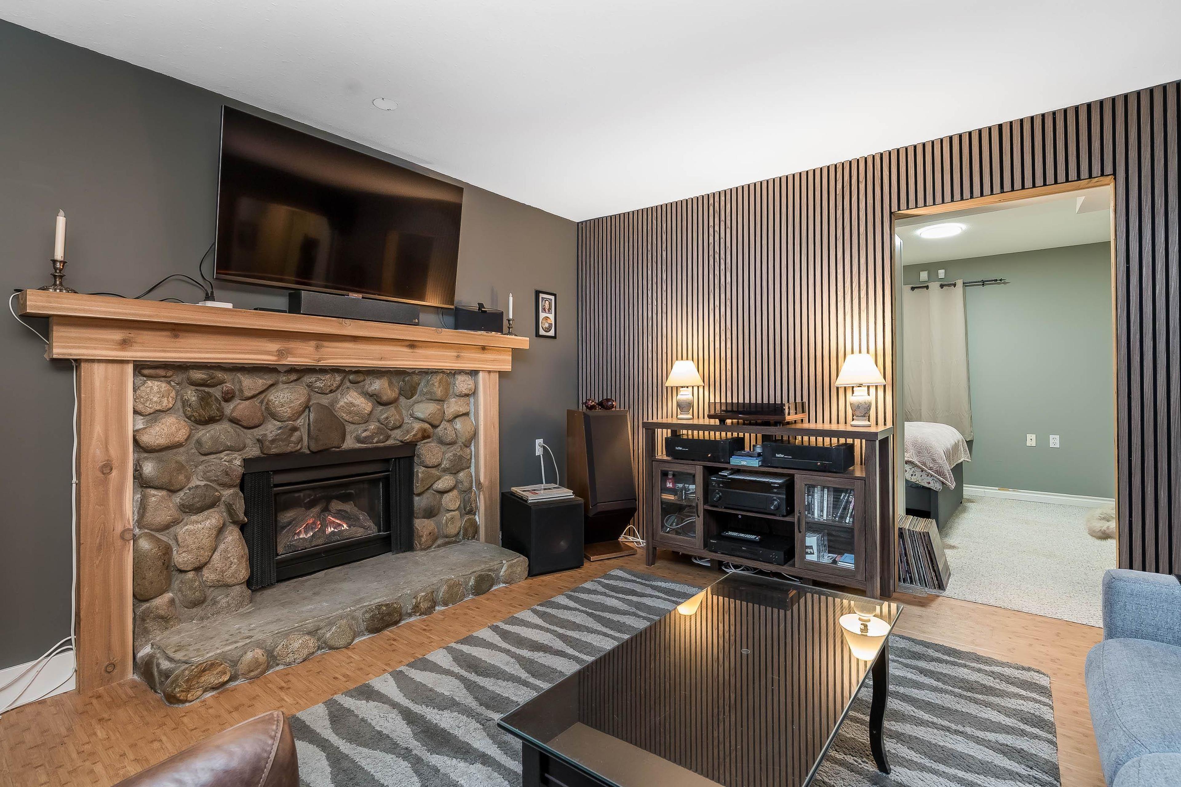 20738 38A AVENUE - 25