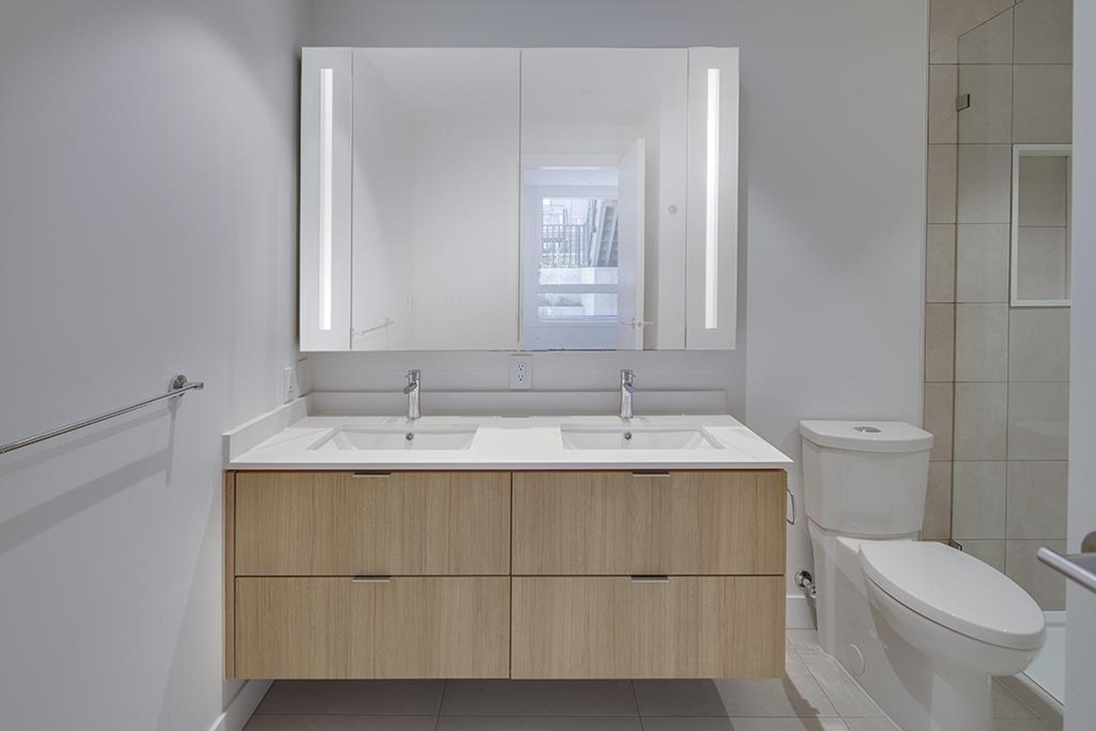 #208 6085 IRMIN STREET - 17