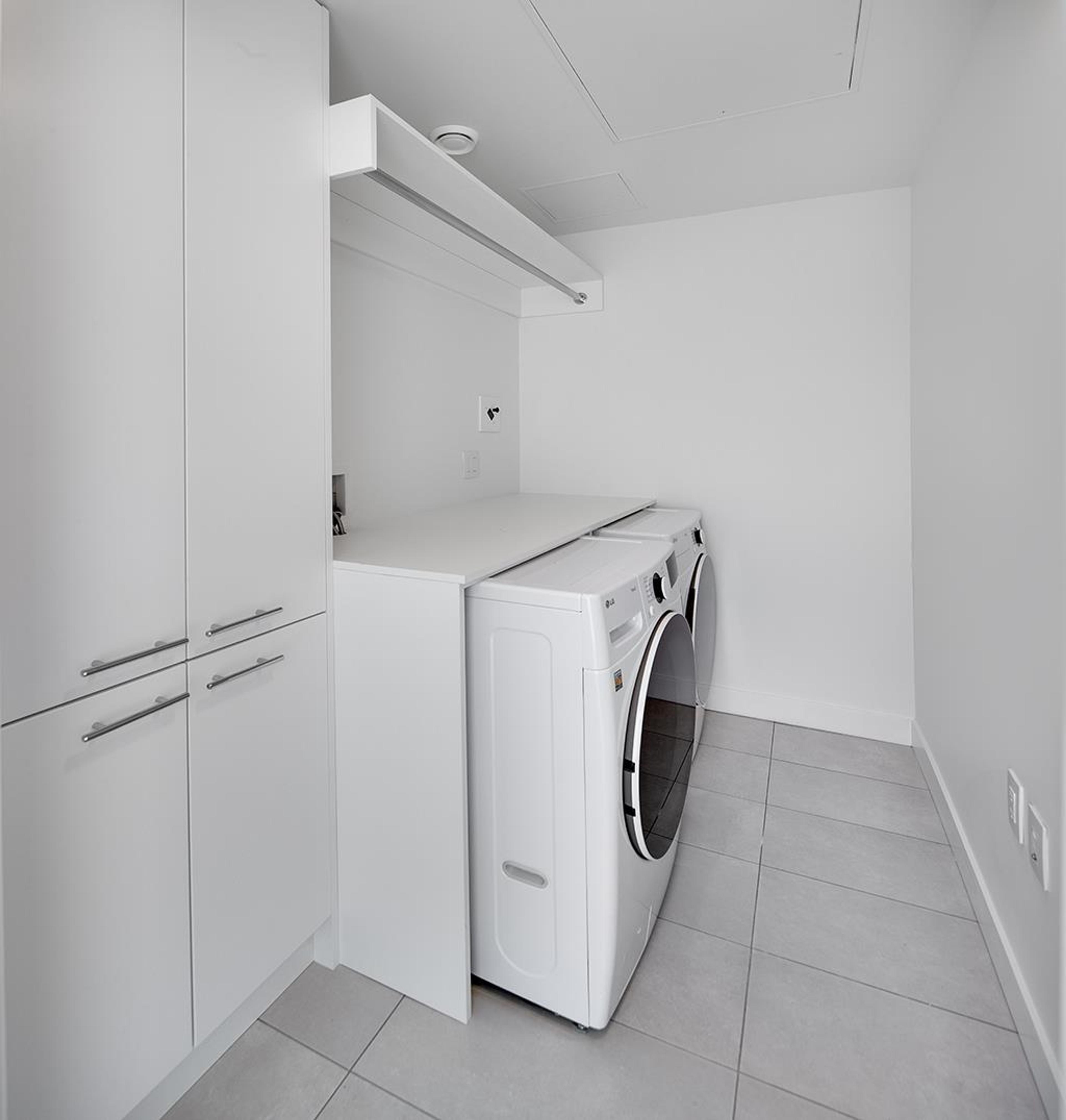 #208 6085 IRMIN STREET - 22