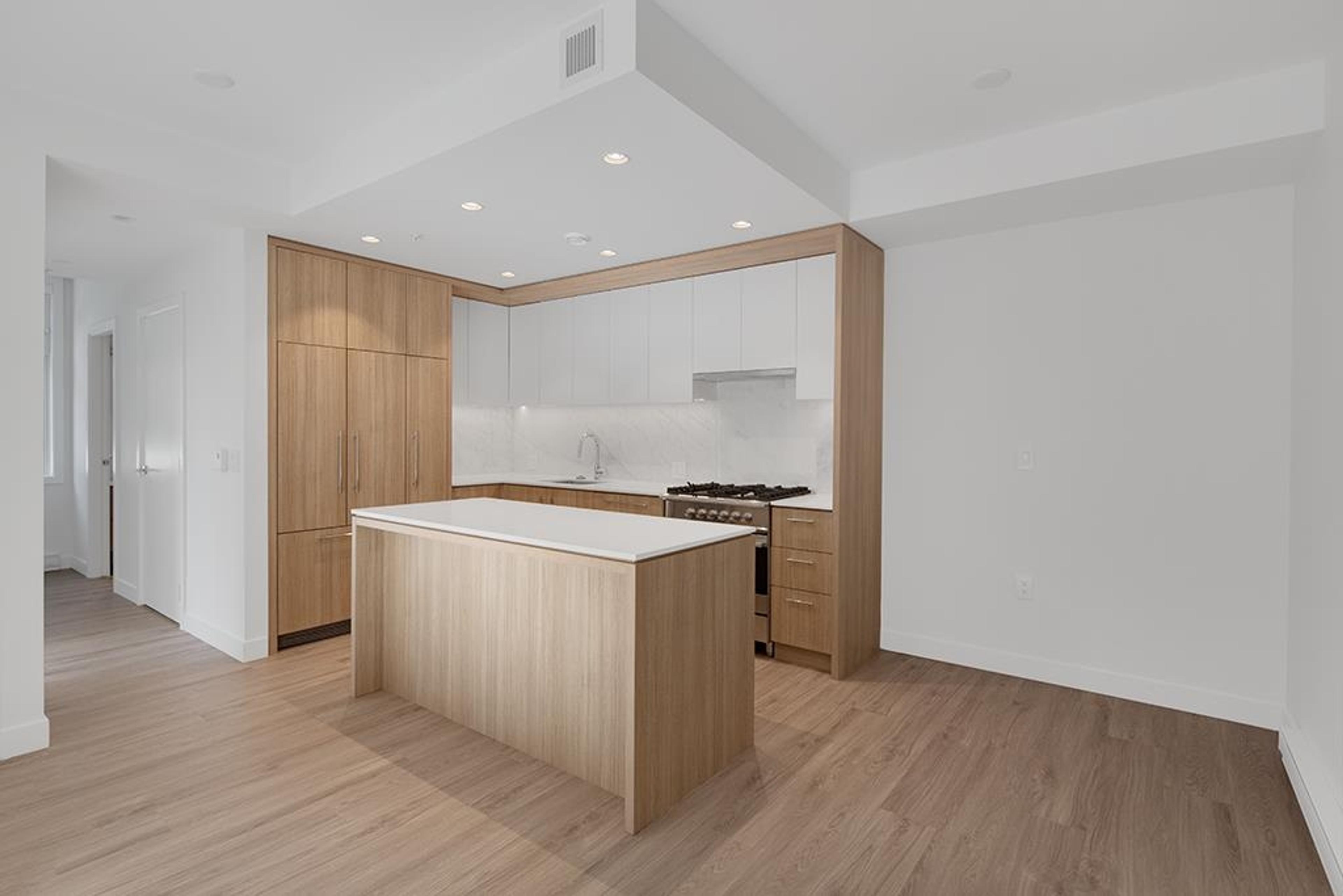 #208 6085 IRMIN STREET - 9