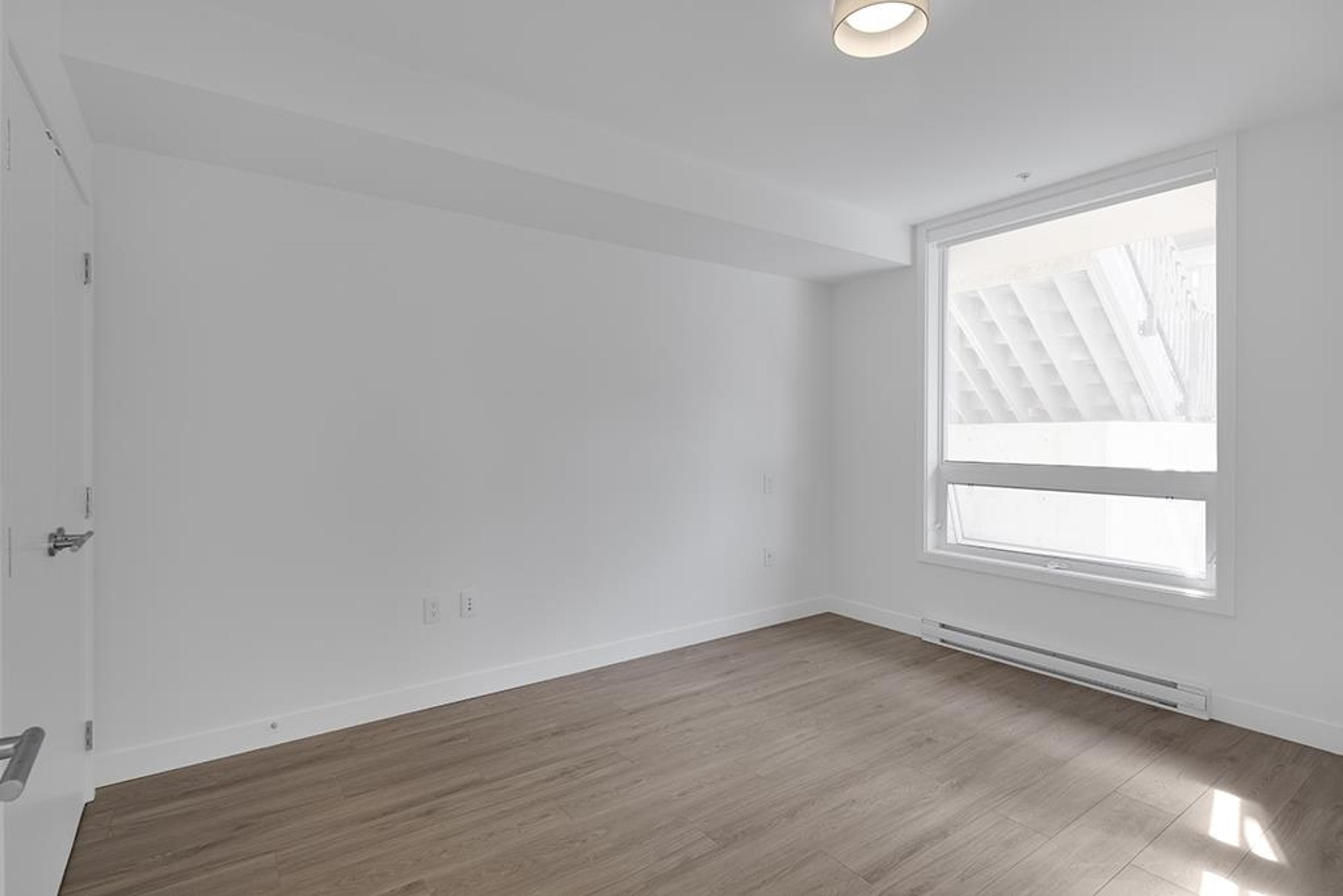 #208 6085 IRMIN STREET - 14