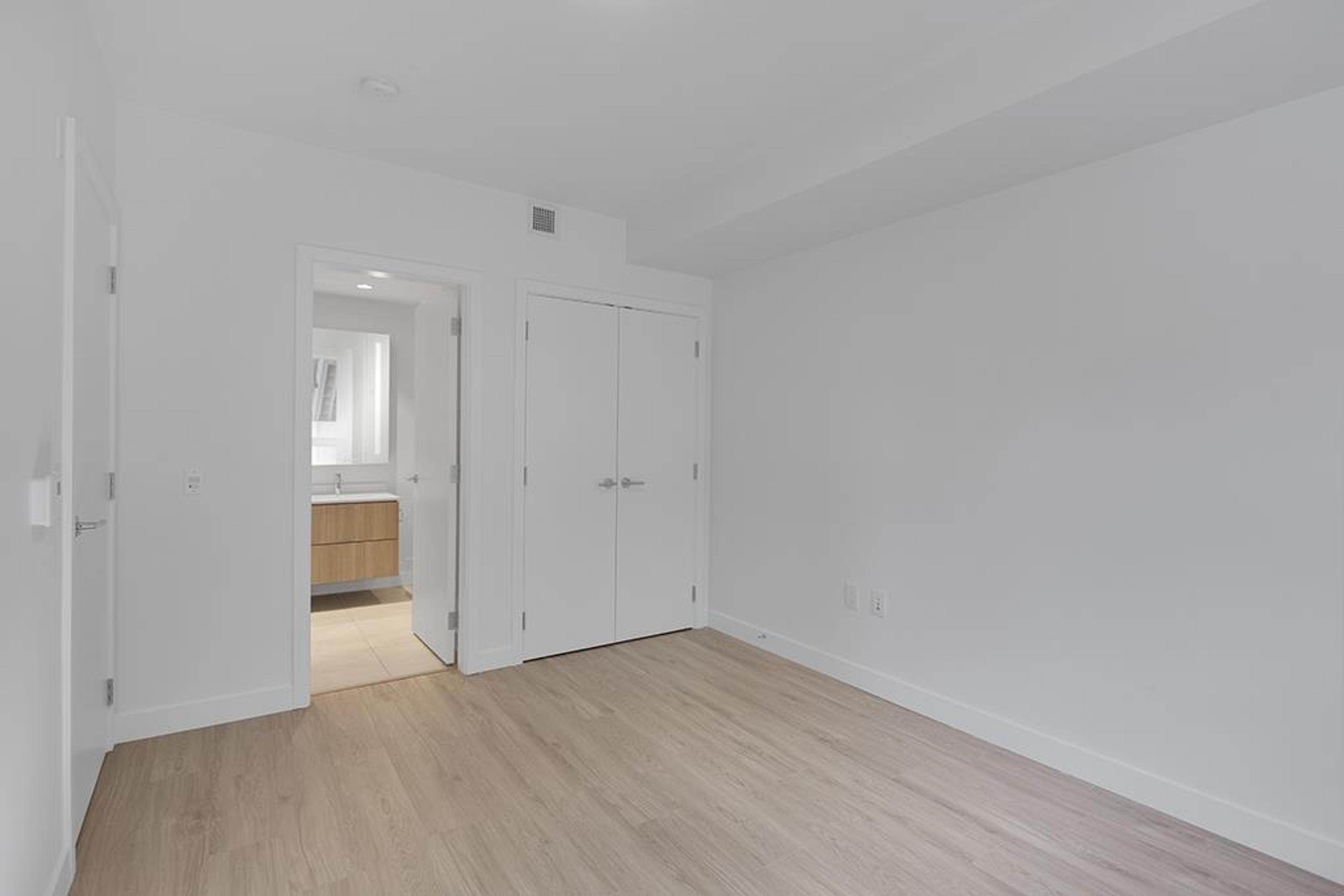 #208 6085 IRMIN STREET - 15