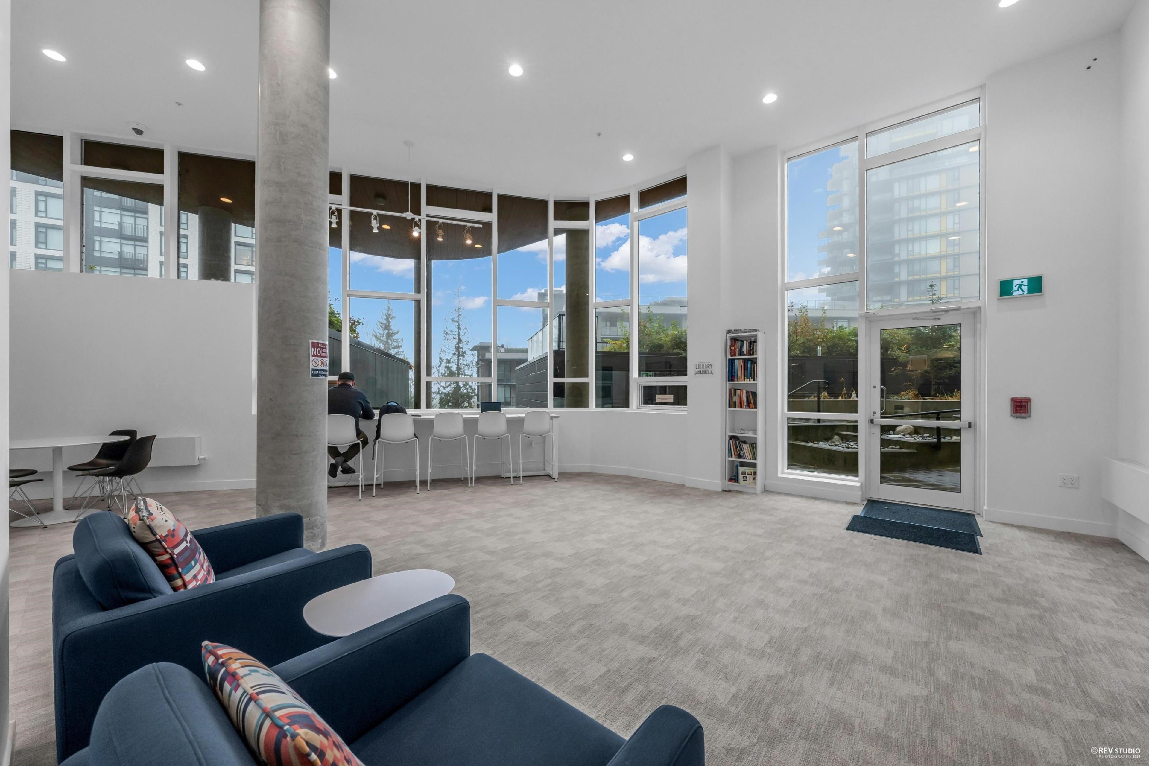 #702 8725 UNIVERSITY CRESCENT - 27