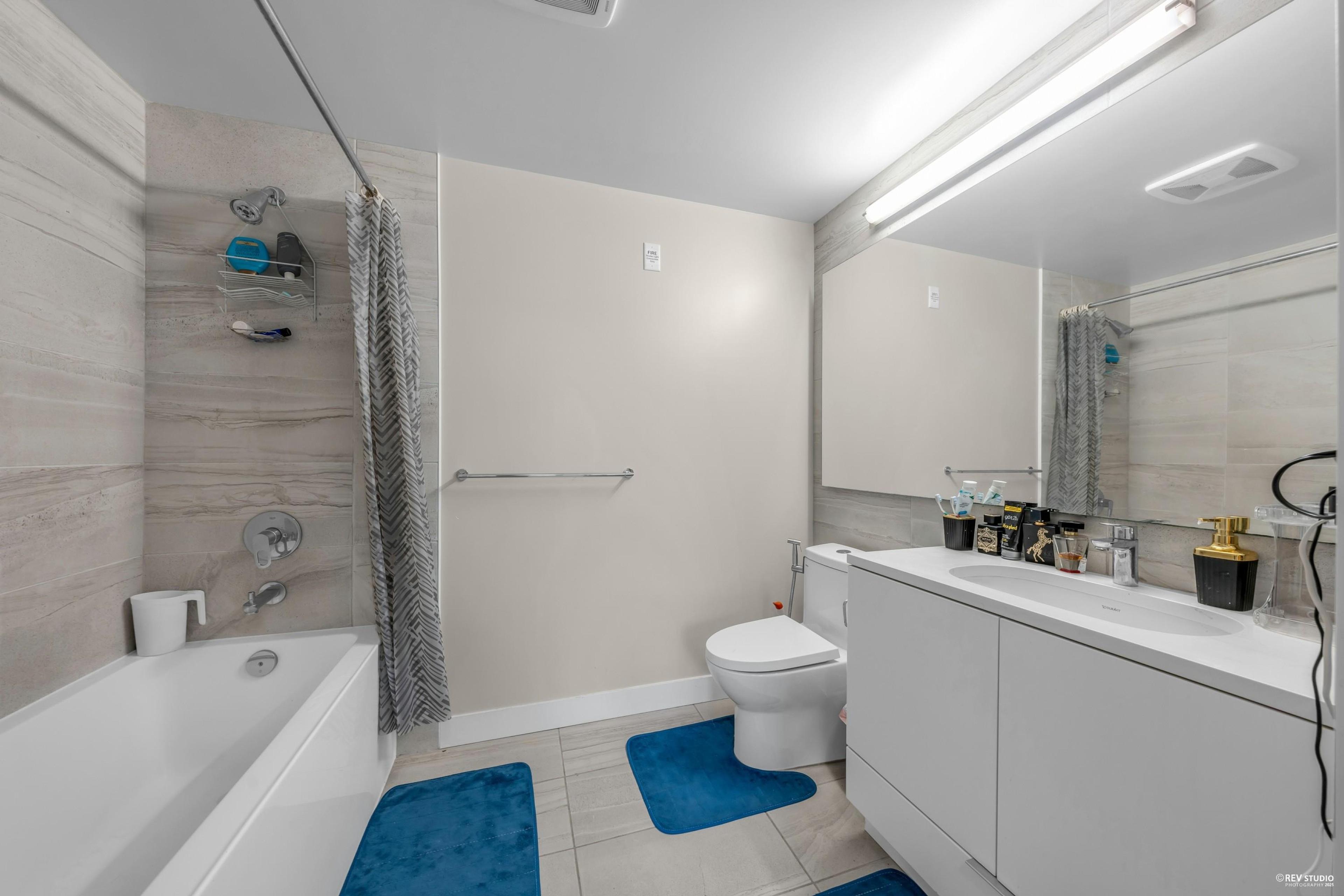 #702 8725 UNIVERSITY CRESCENT - 13