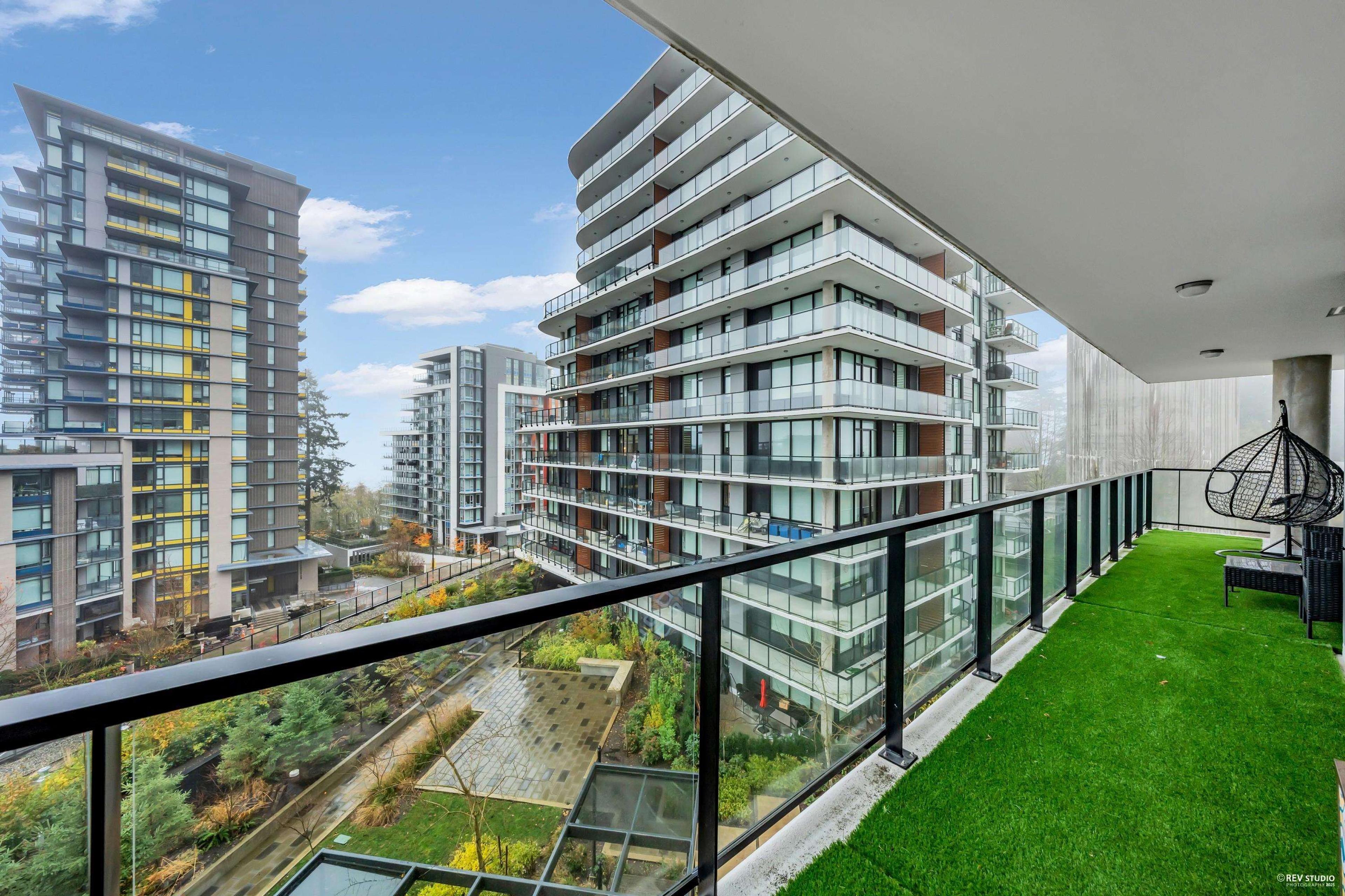 #702 8725 UNIVERSITY CRESCENT - 16