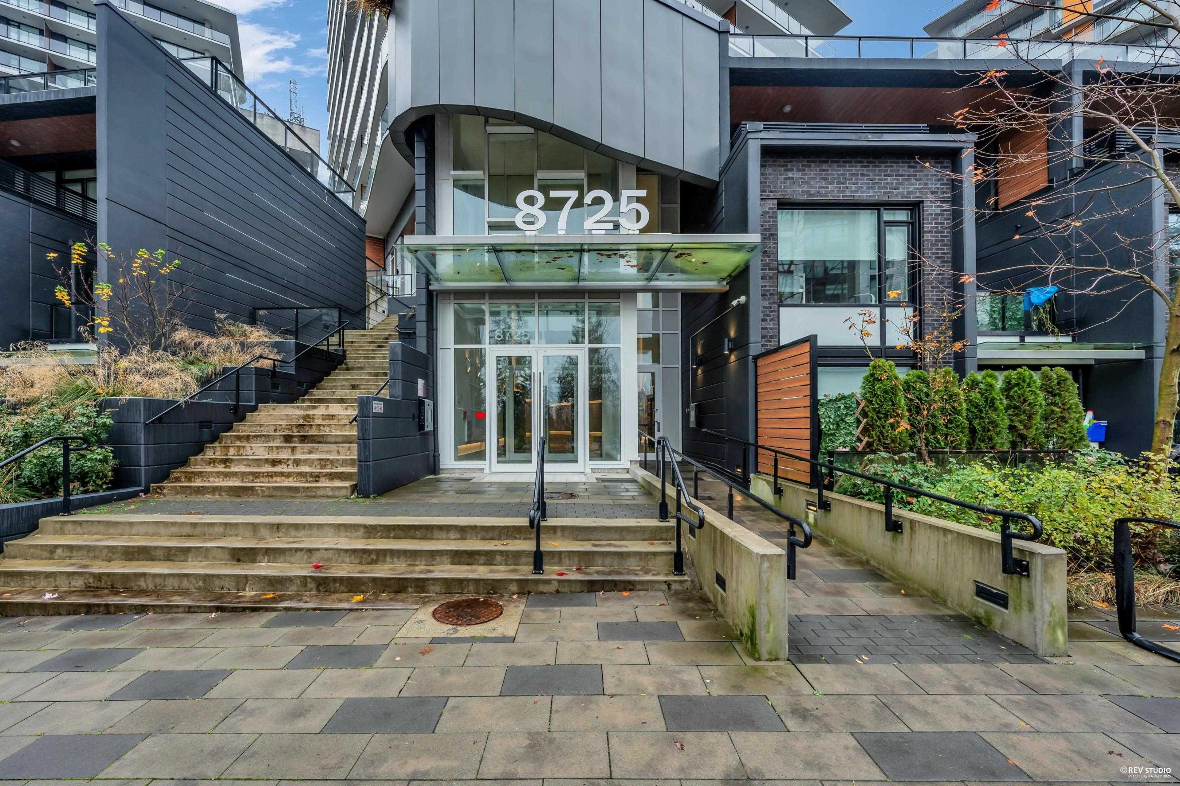 #702 8725 UNIVERSITY CRESCENT - 22