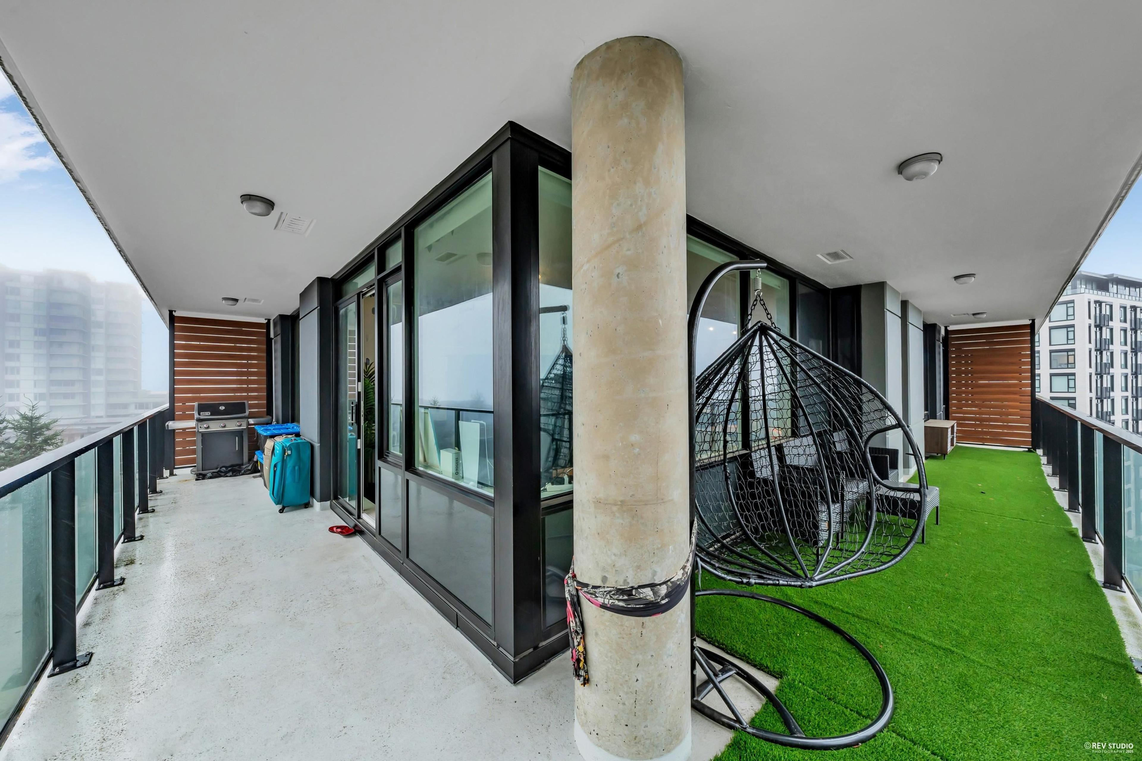 #702 8725 UNIVERSITY CRESCENT - 15