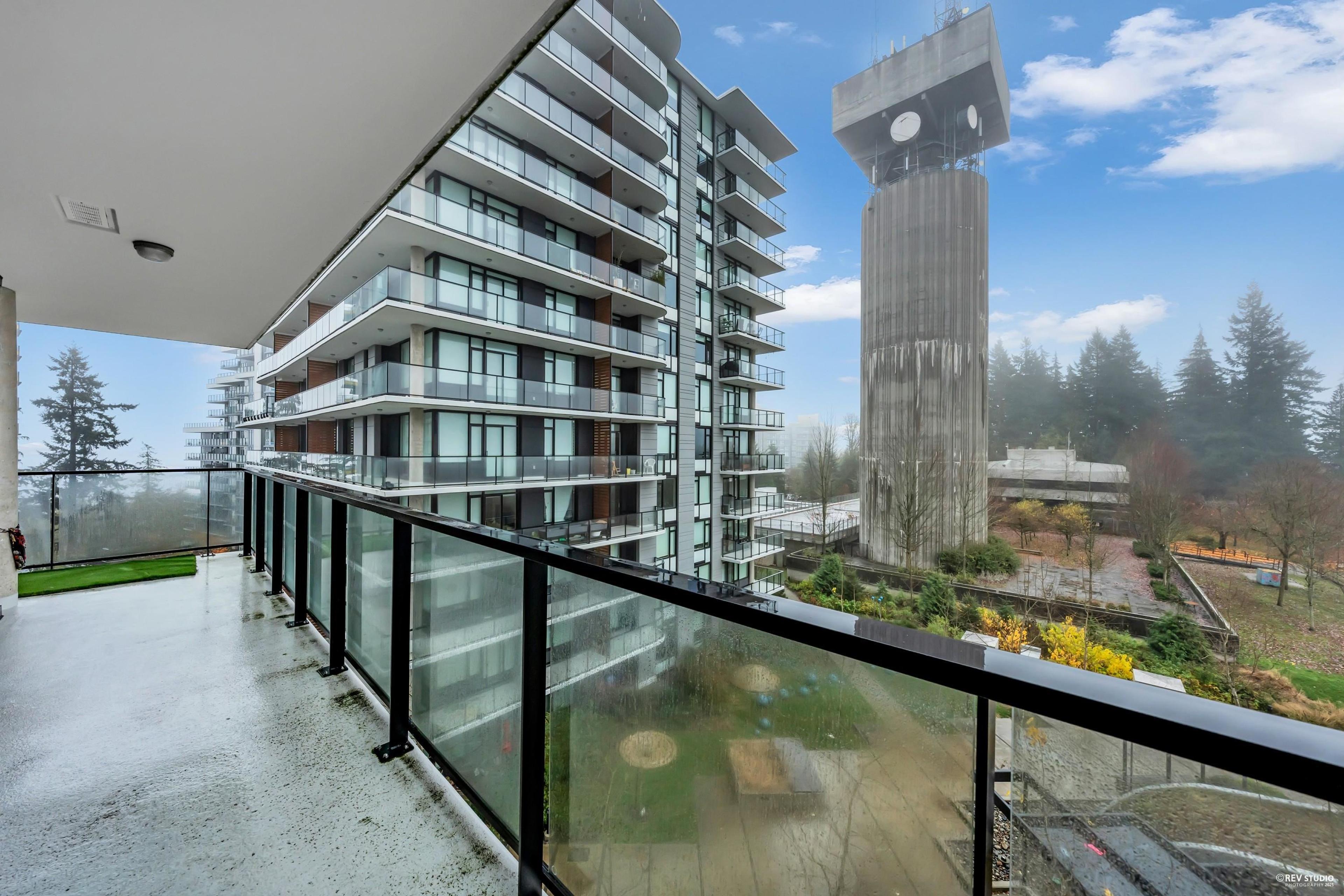 #702 8725 UNIVERSITY CRESCENT - 19