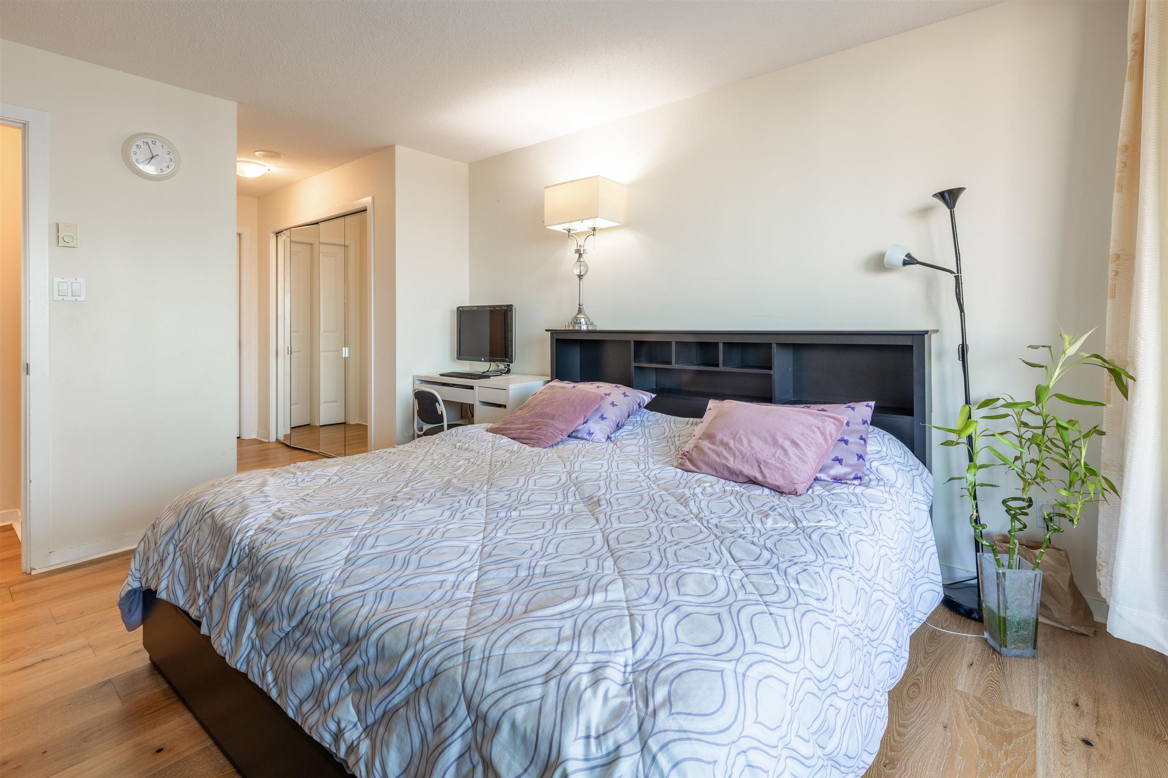 #1401 6659 SOUTHOAKS CRESCENT - Image 2