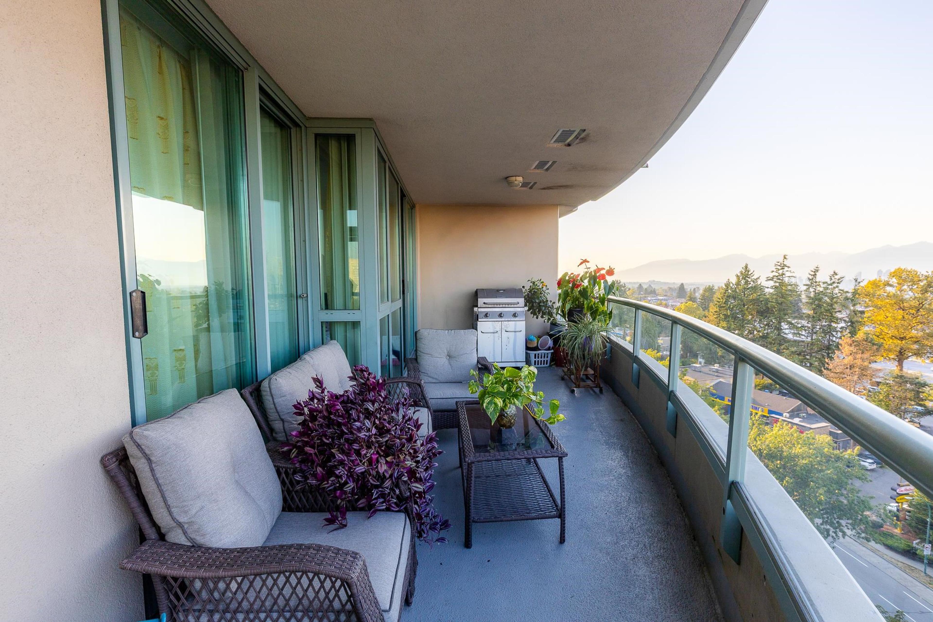 #1401 6659 SOUTHOAKS CRESCENT - 22